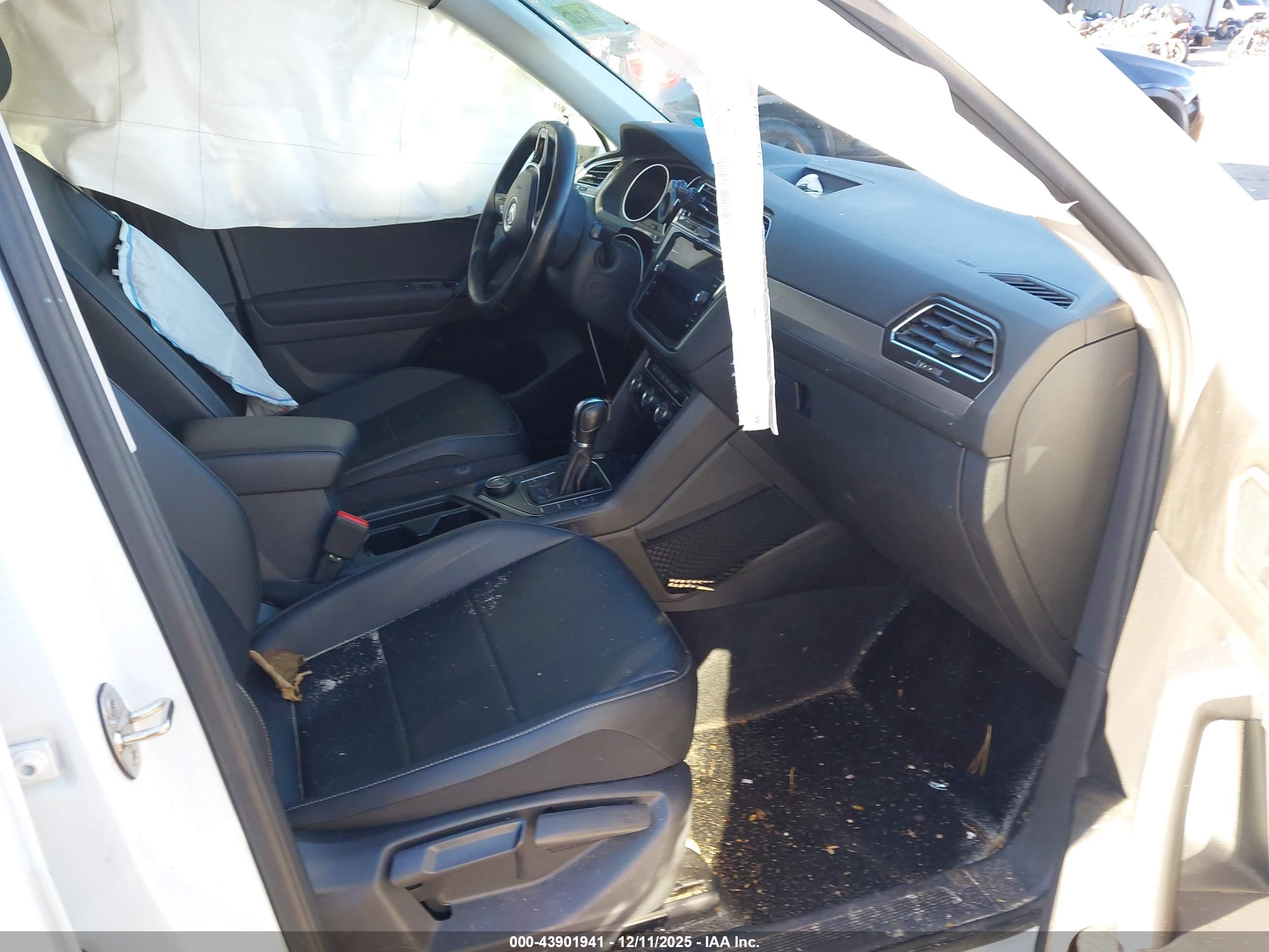 VOLKSWAGEN TIGUAN image 5