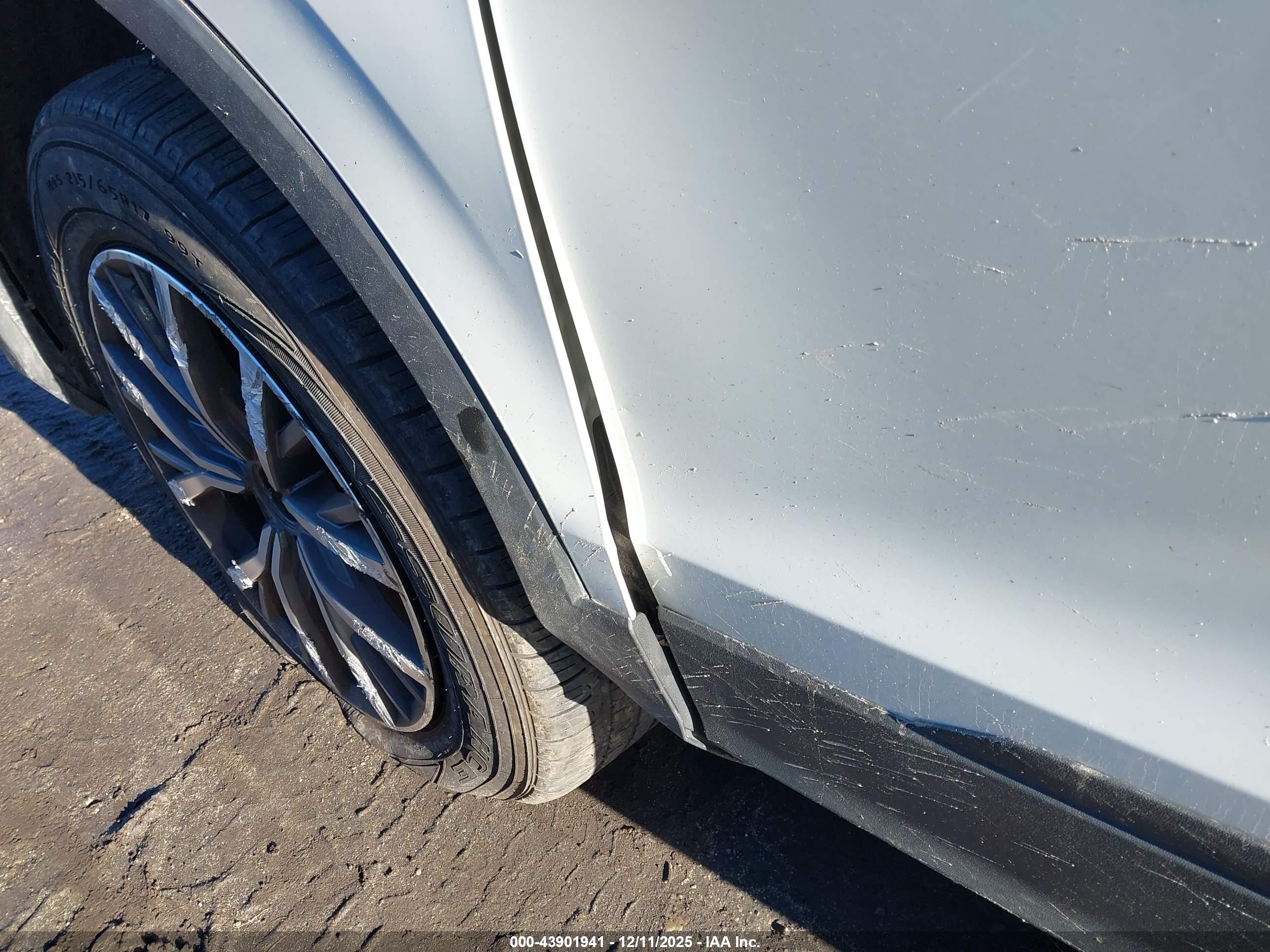 VOLKSWAGEN TIGUAN image 6