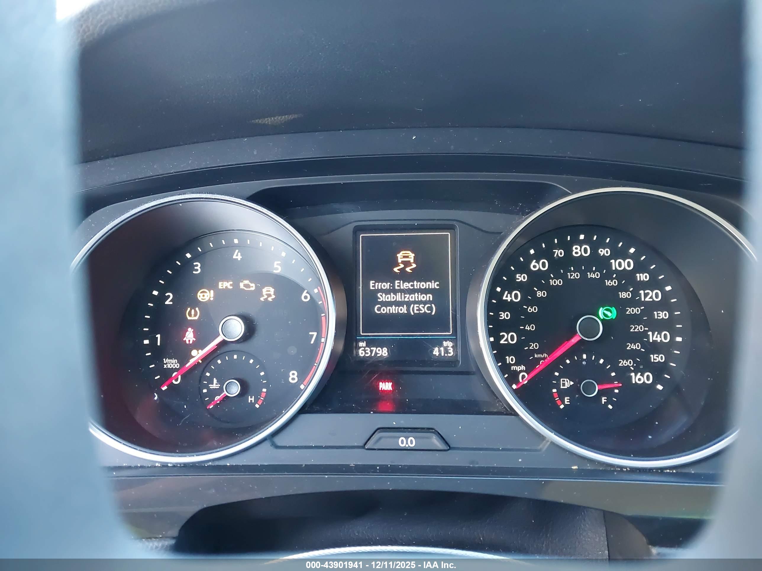VOLKSWAGEN TIGUAN image 7