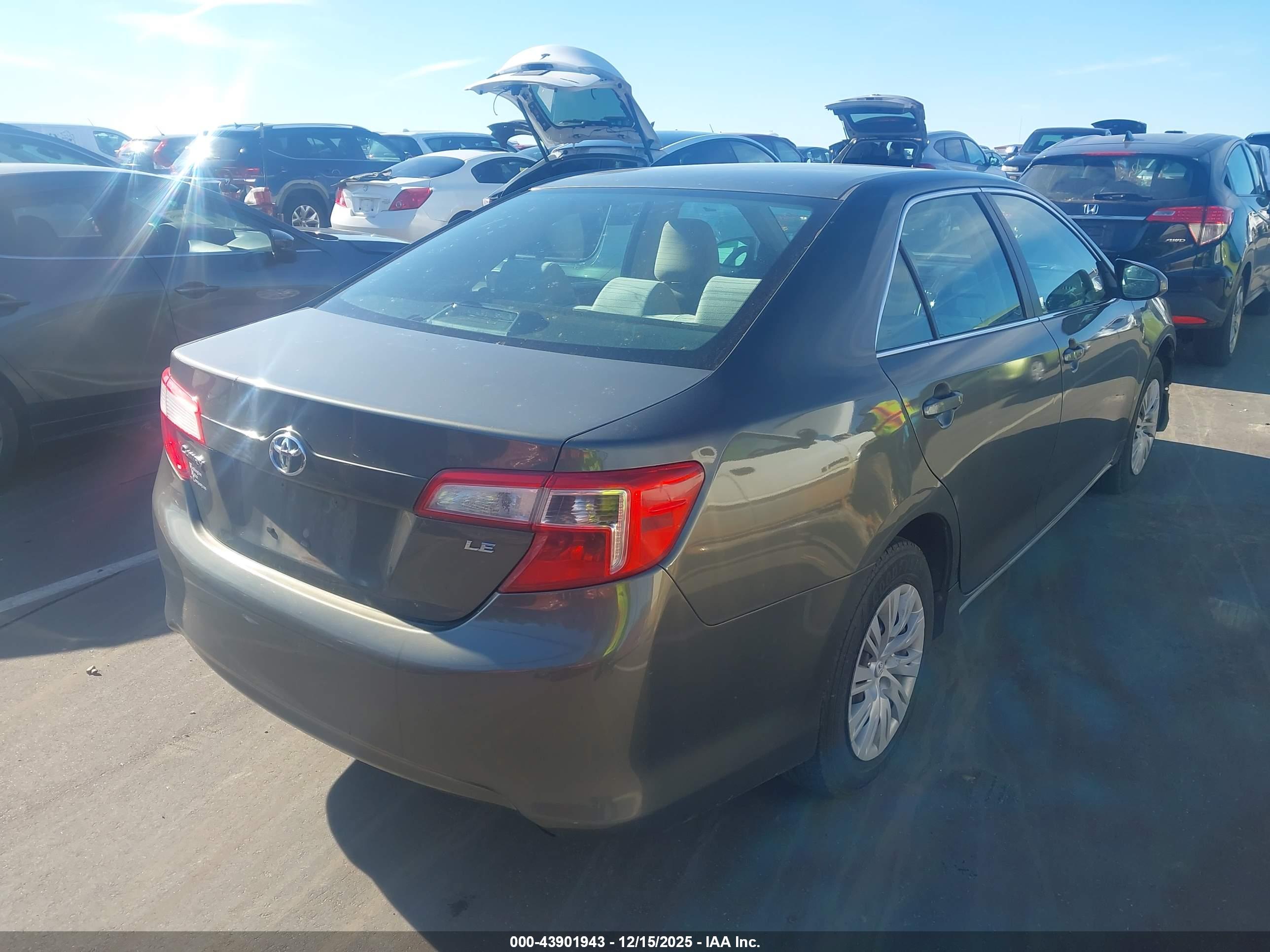 TOYOTA CAMRY image 4