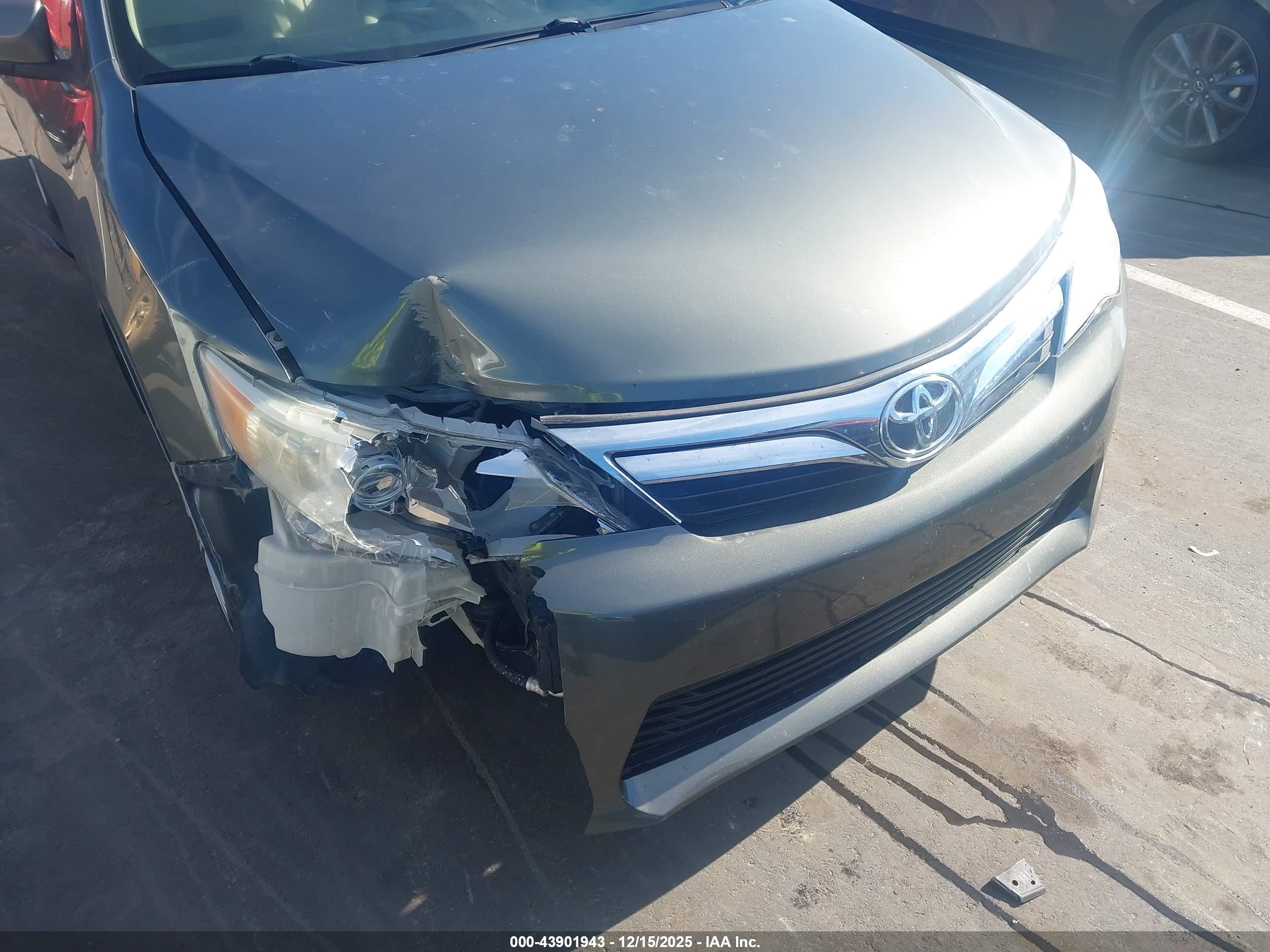 TOYOTA CAMRY image 6