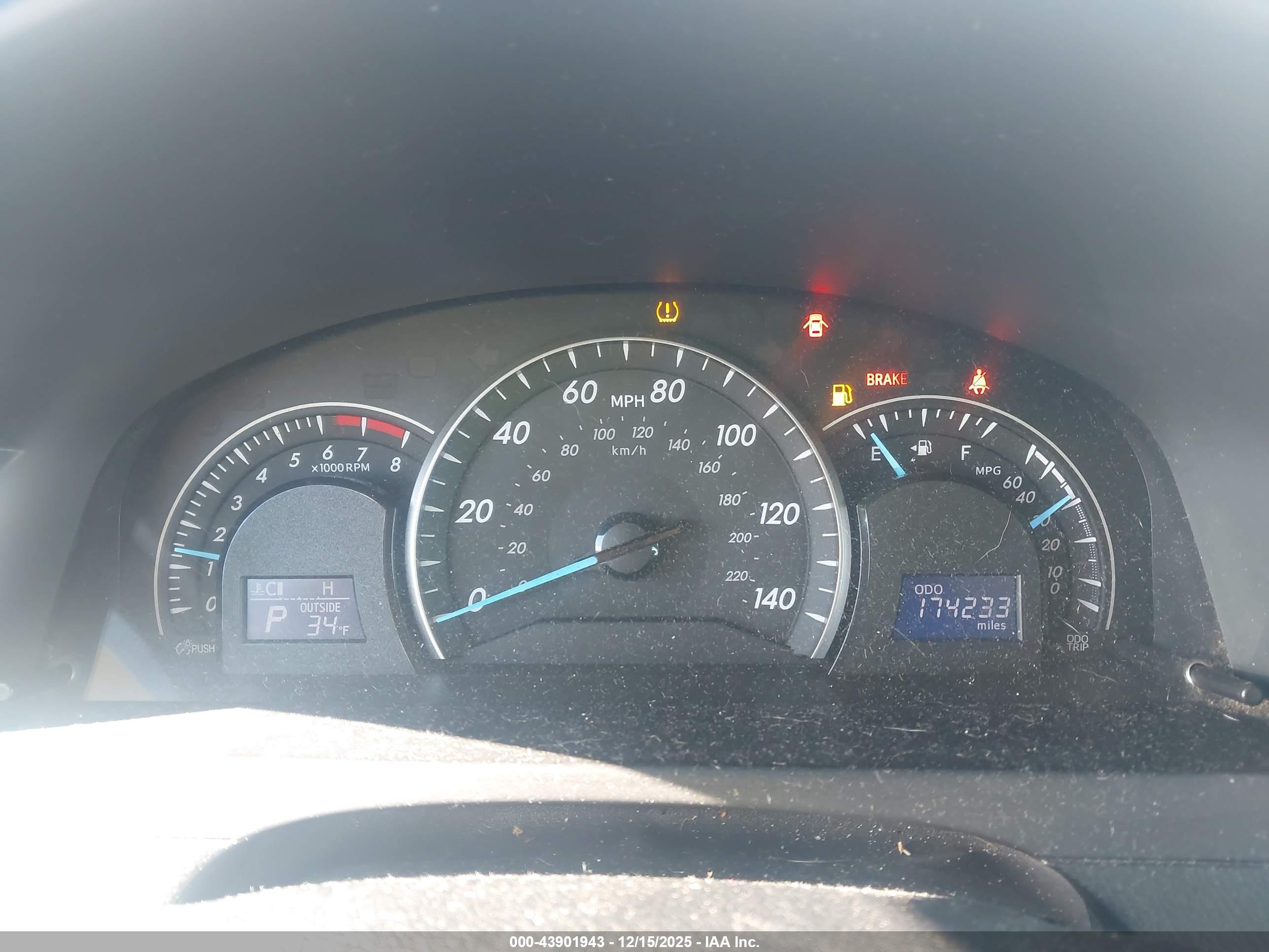 TOYOTA CAMRY image 7