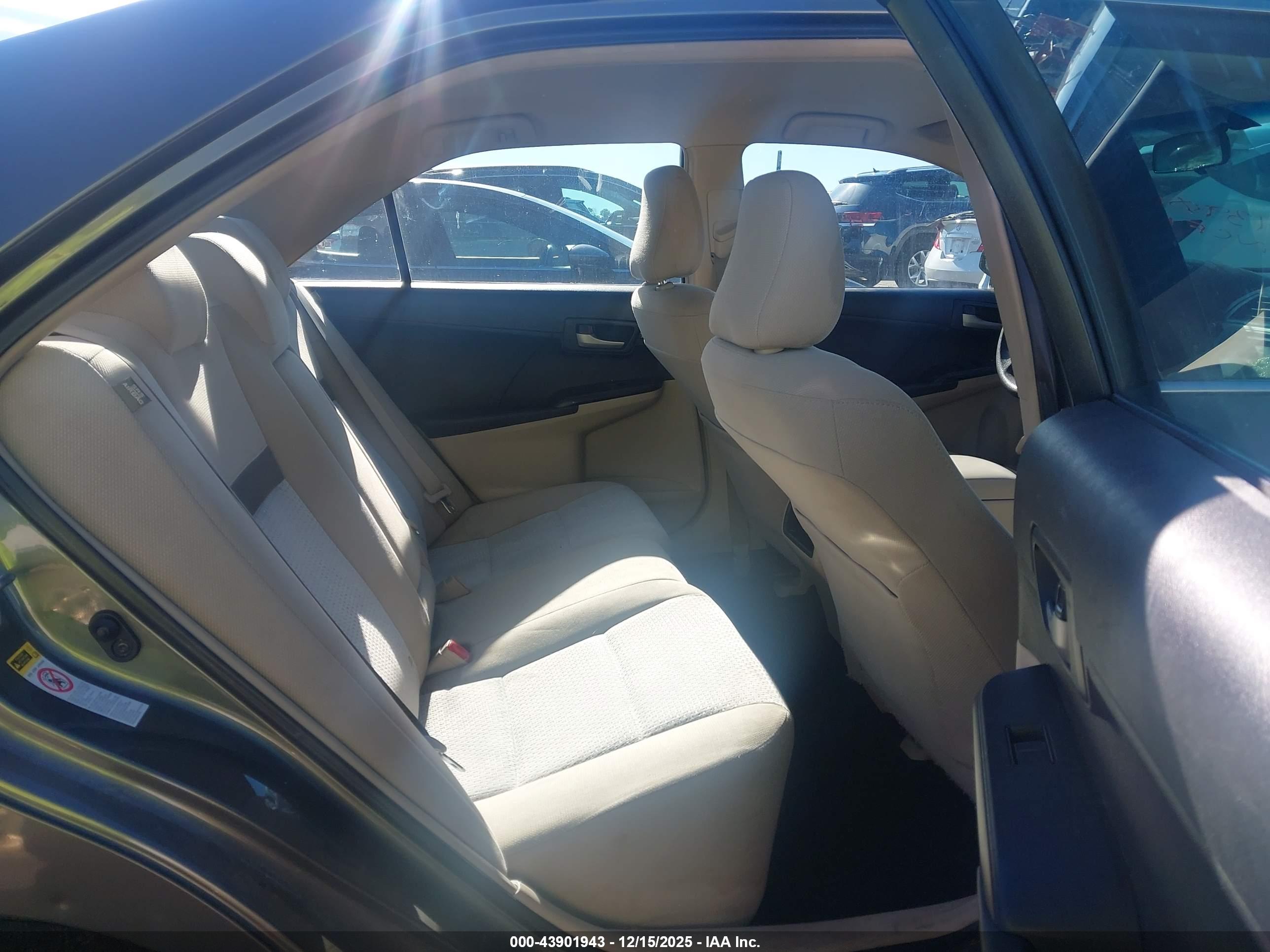 TOYOTA CAMRY image 8