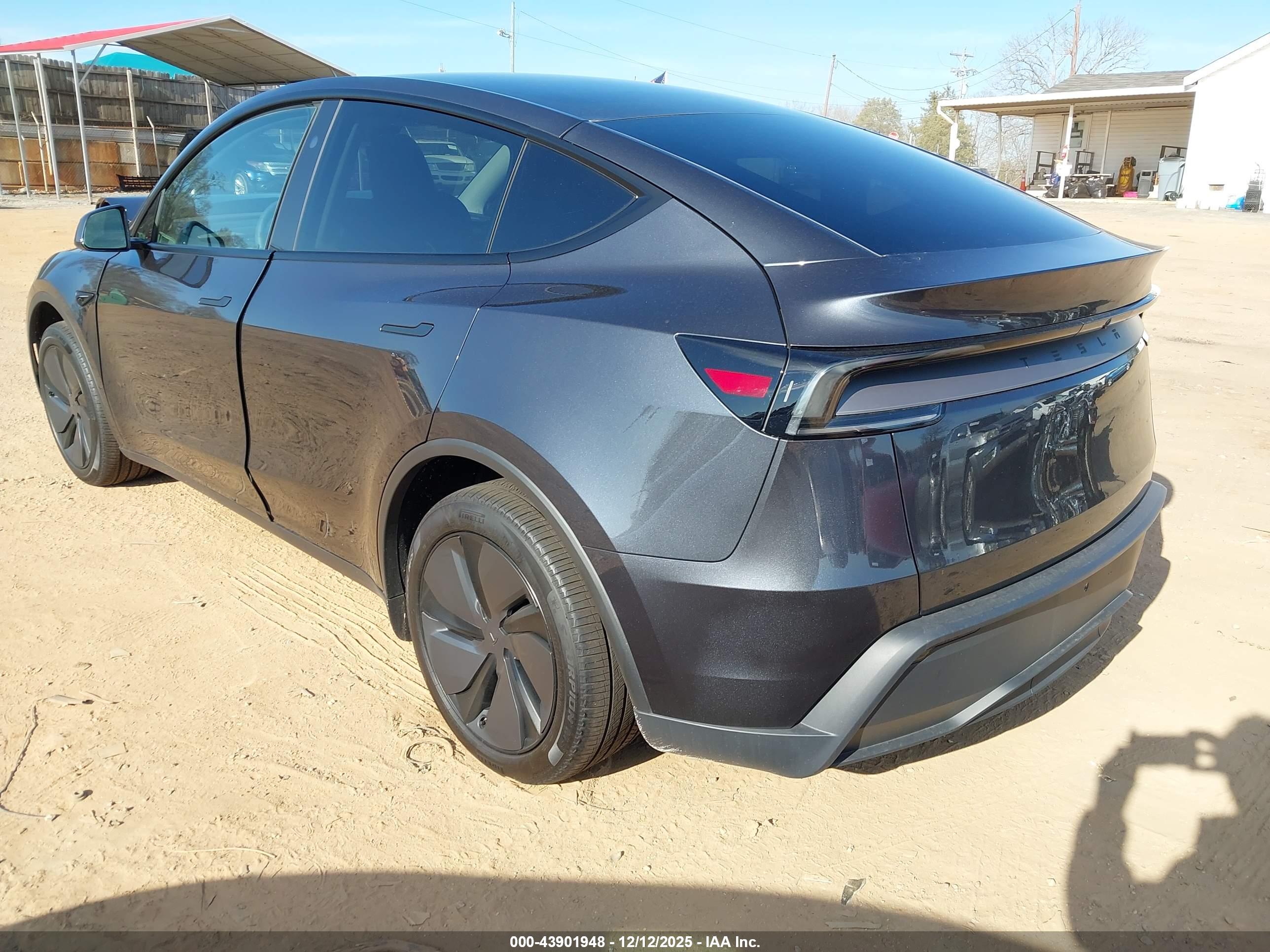 TESLA MODEL image 3