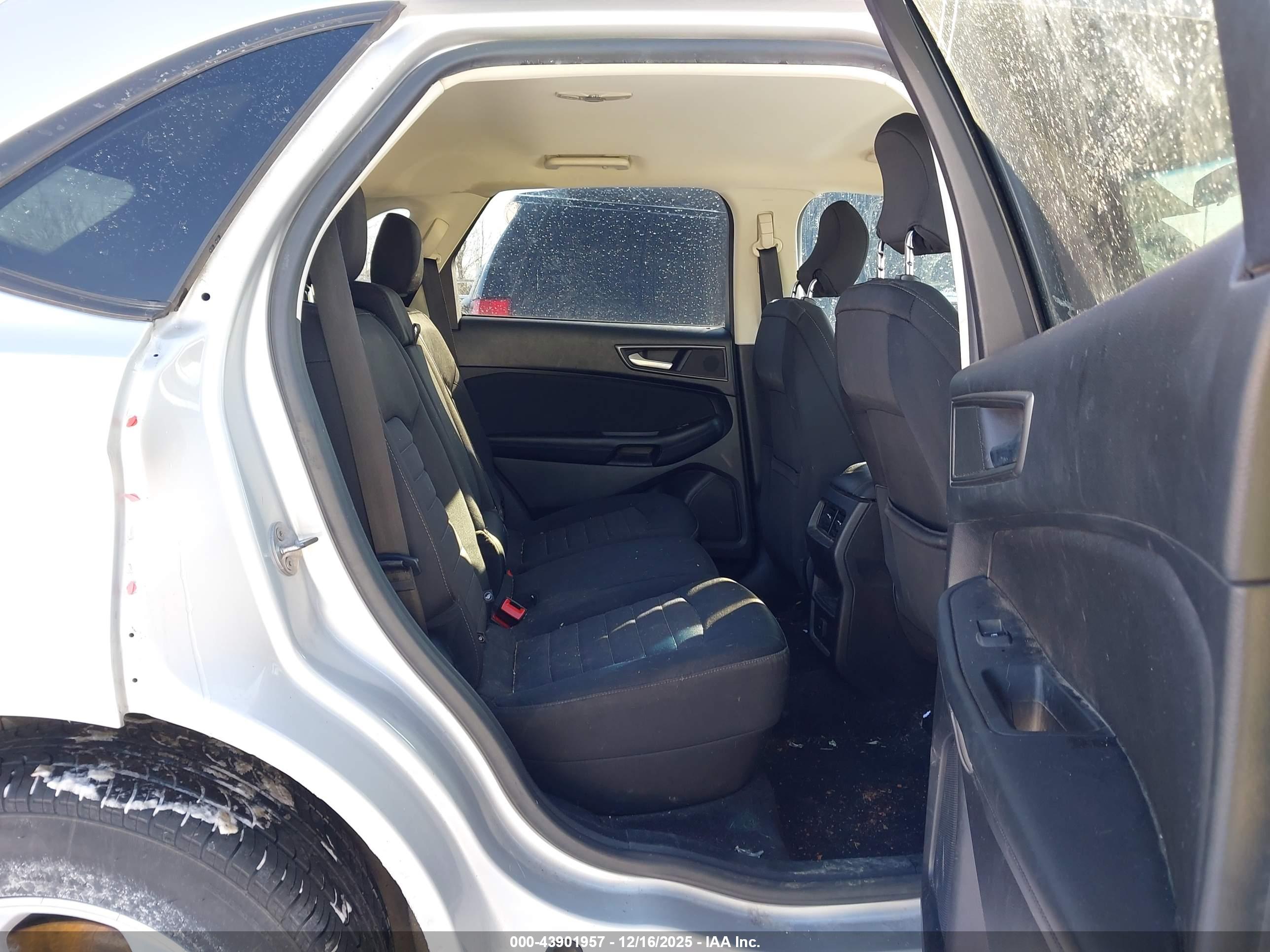 FORD EDGE image 8