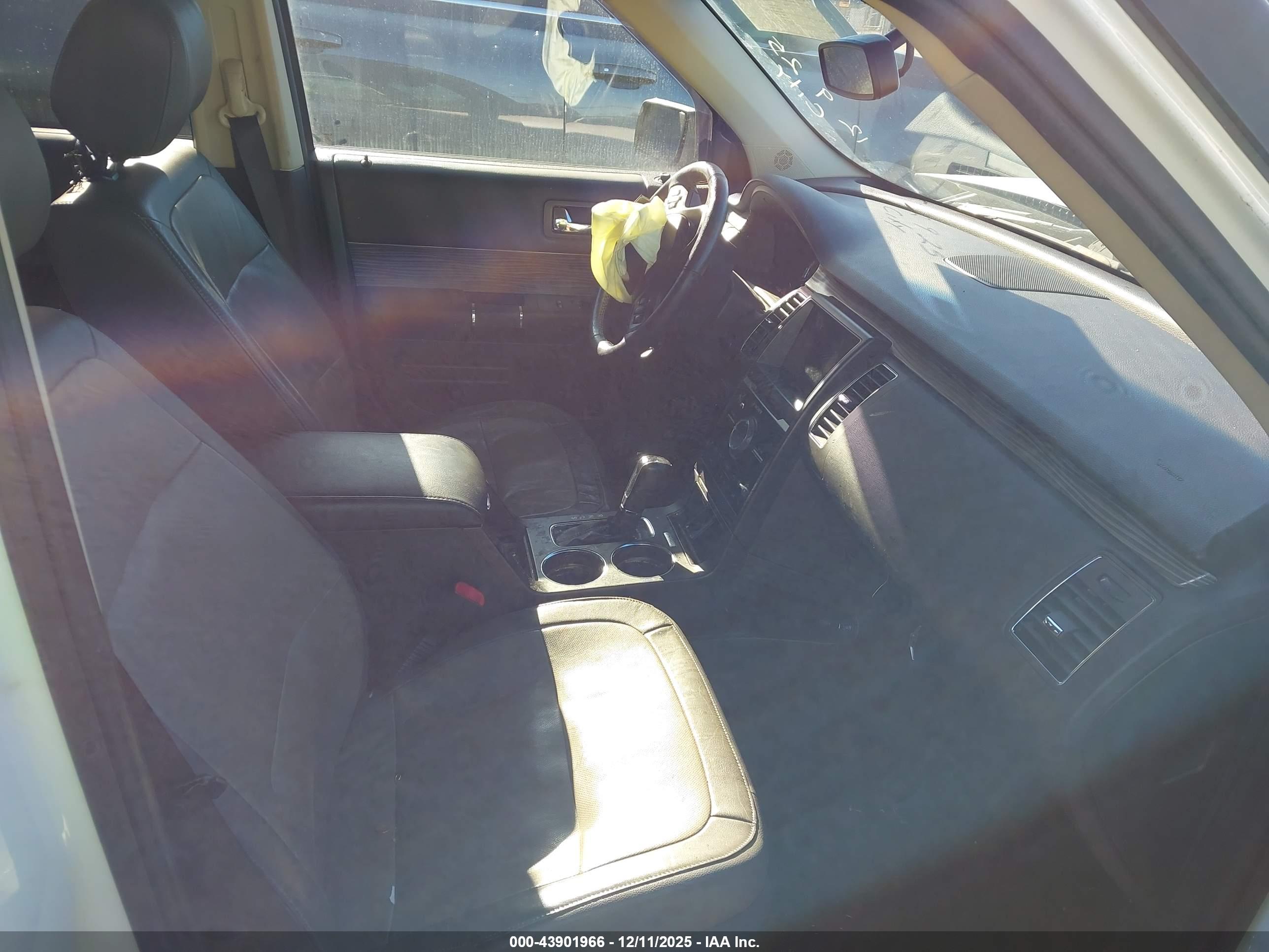 FORD FLEX image 5