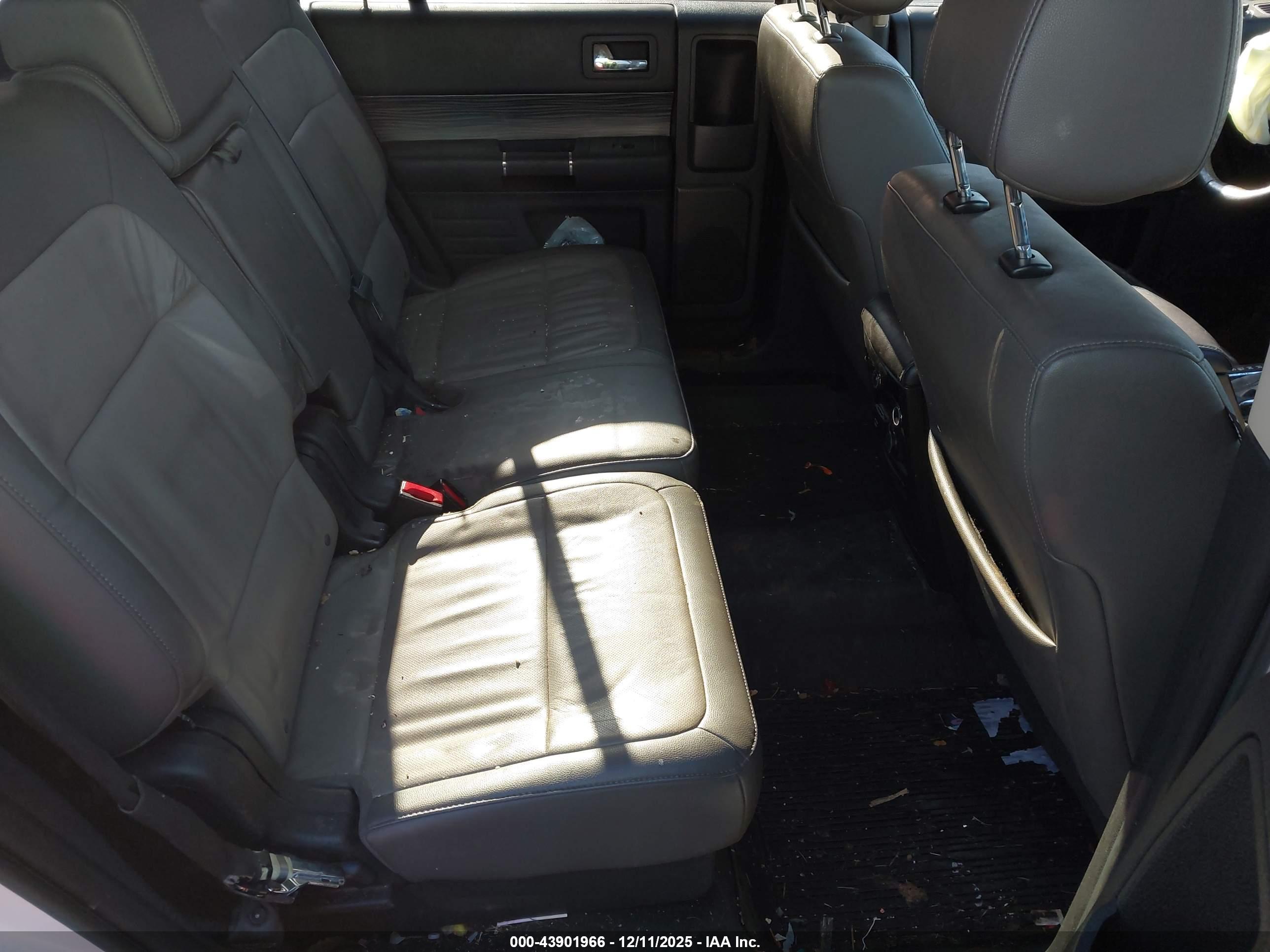 FORD FLEX image 8