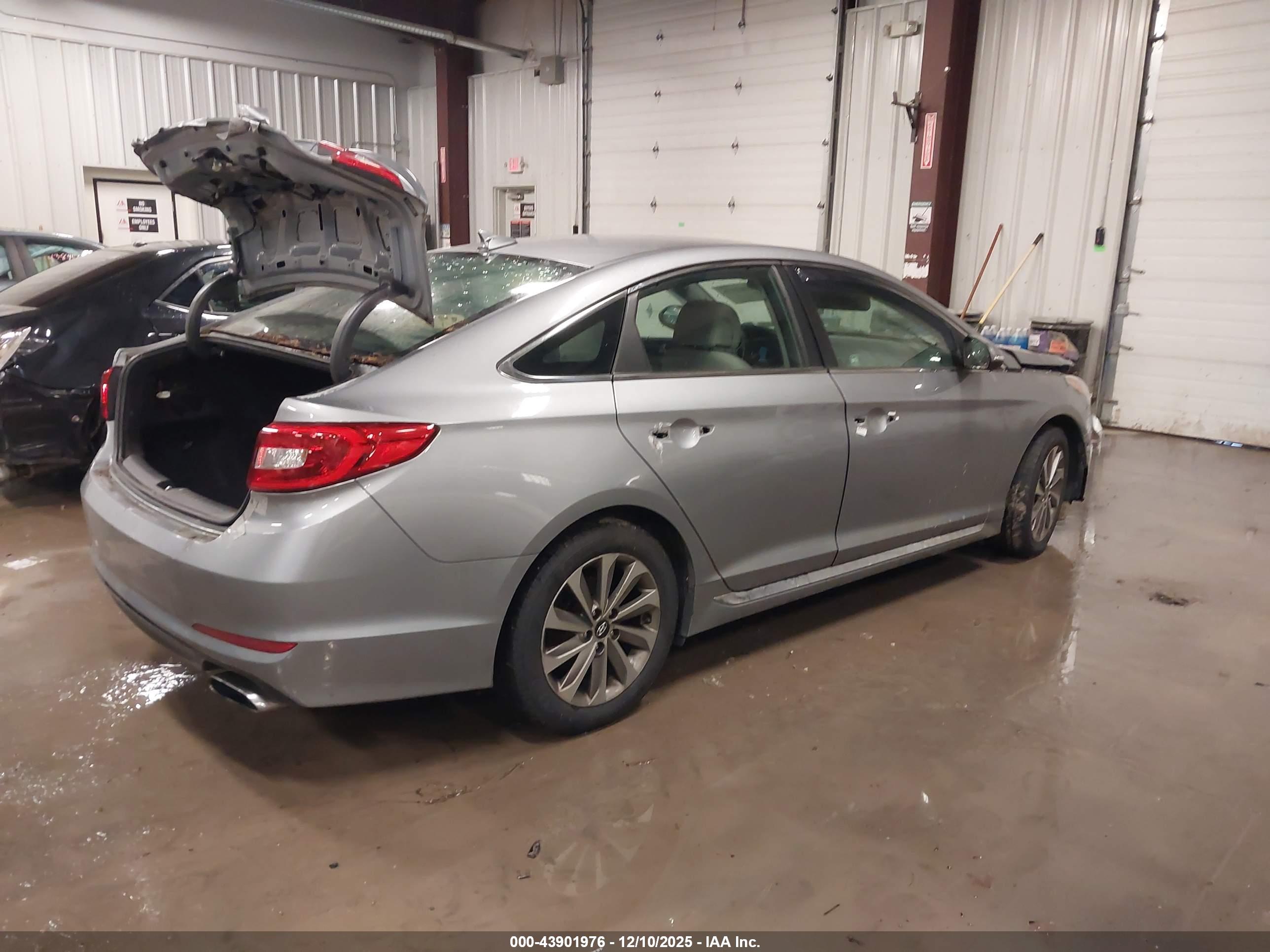 HYUNDAI SONATA image 4