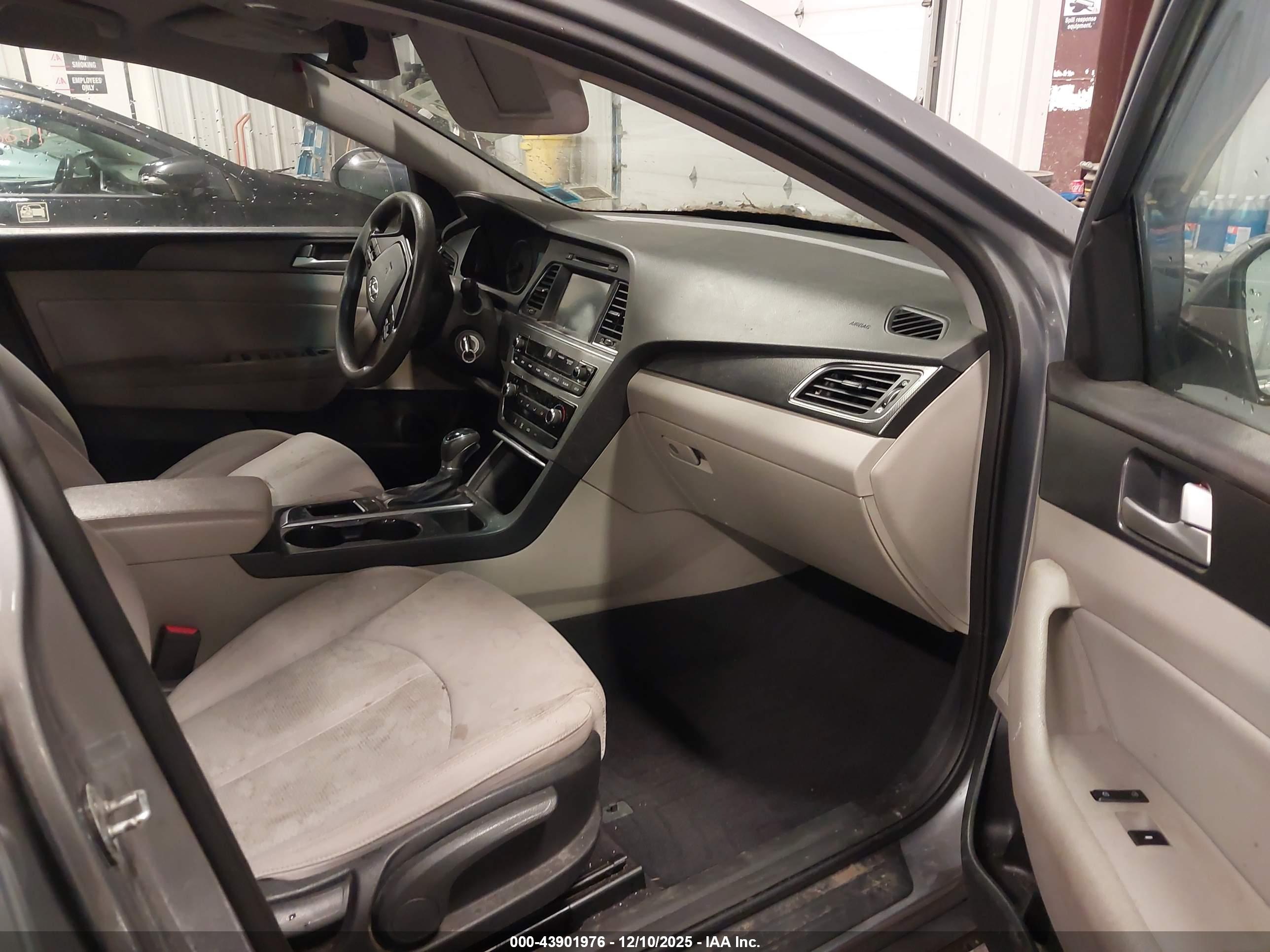 HYUNDAI SONATA image 5