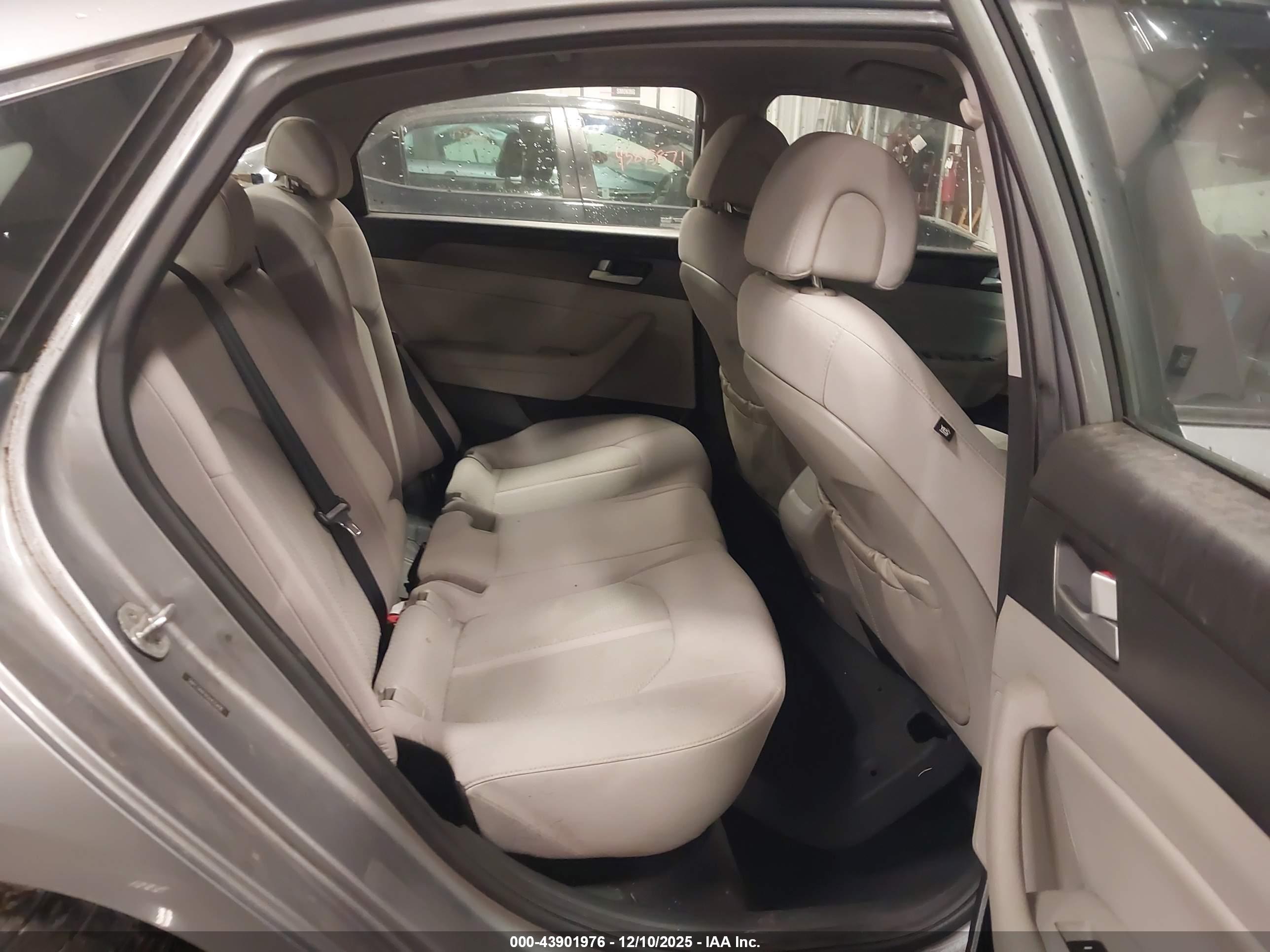 HYUNDAI SONATA image 8