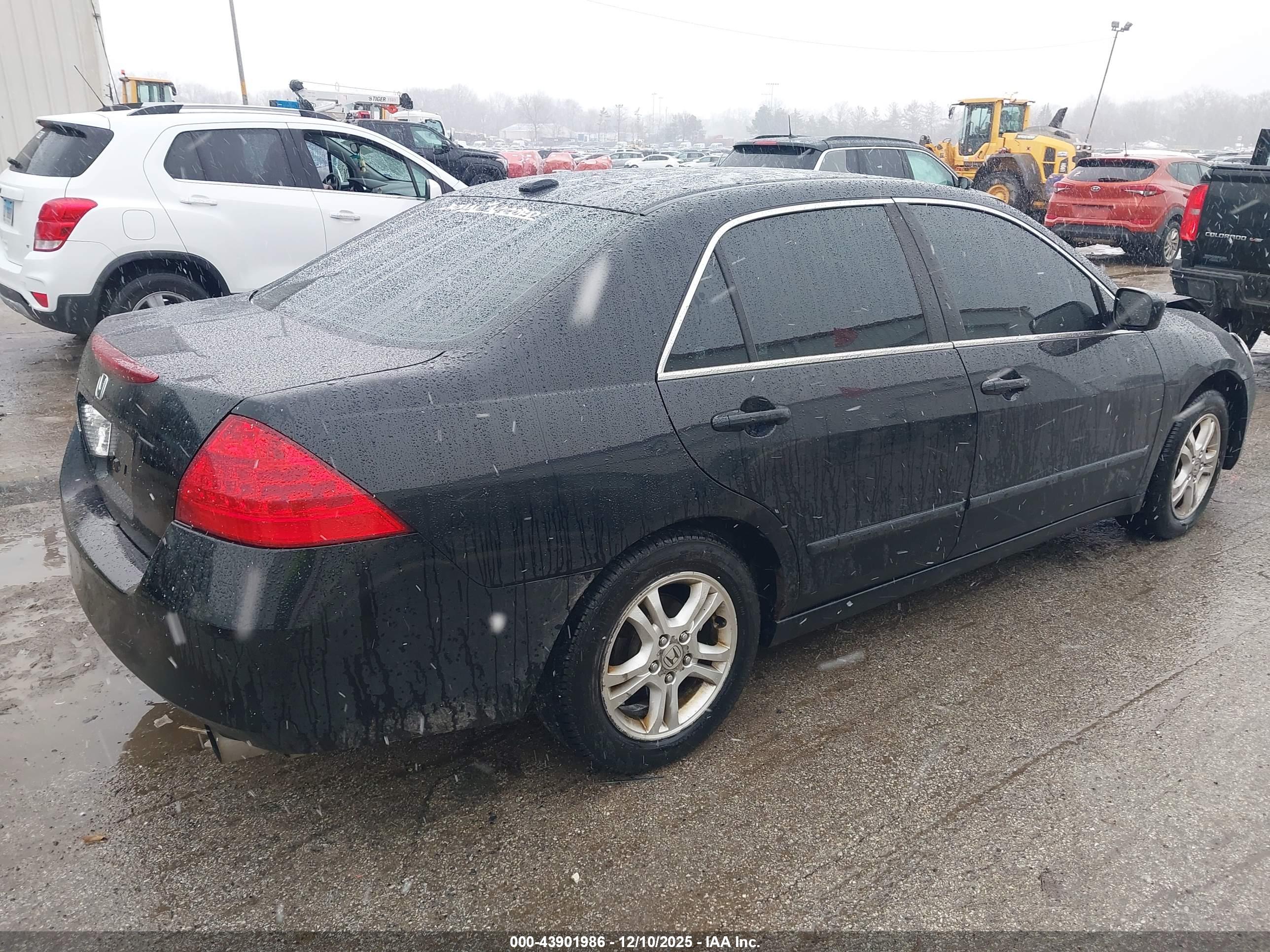 HONDA ACCORD image 4