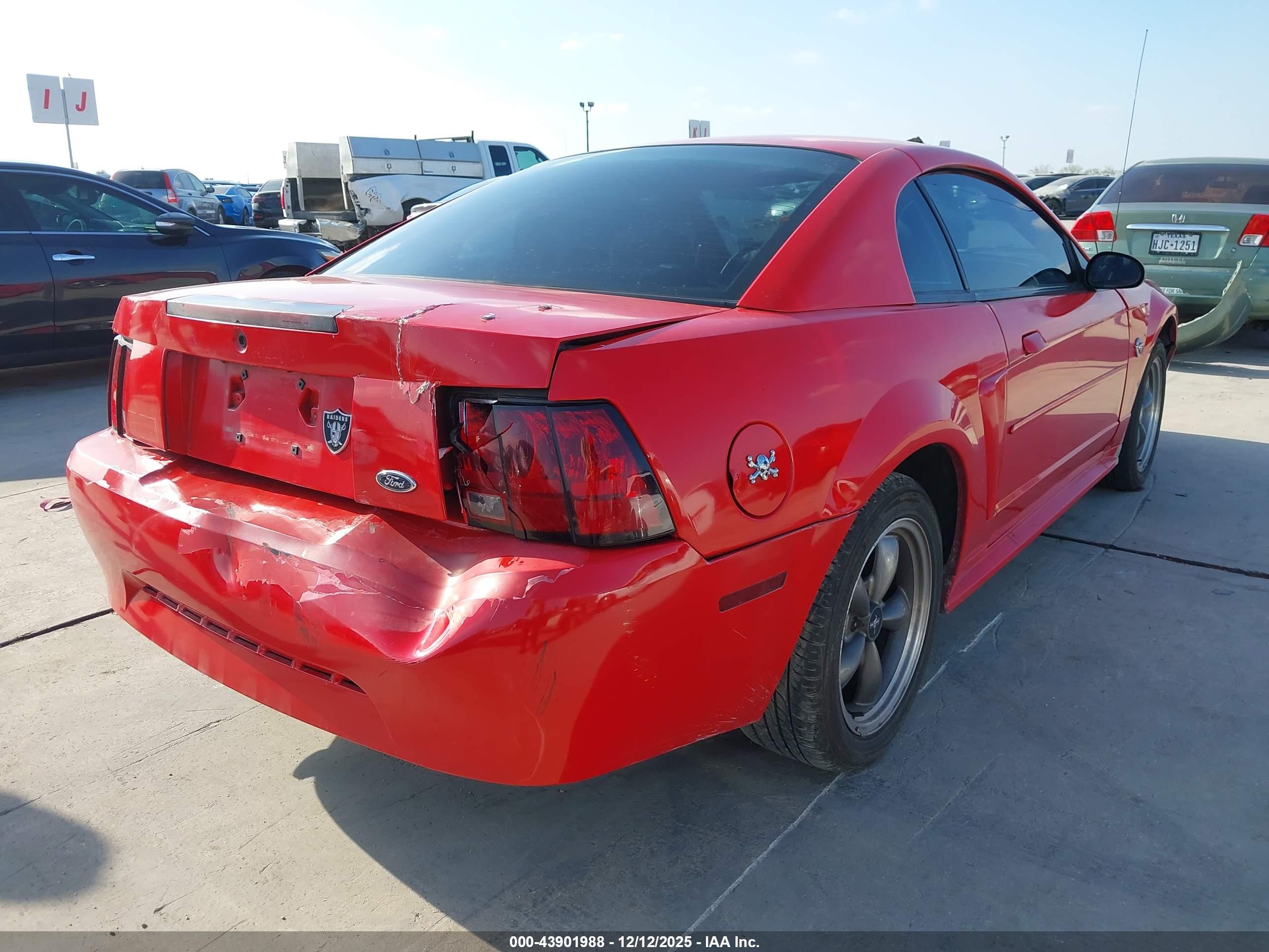 FORD MUSTANG image 4