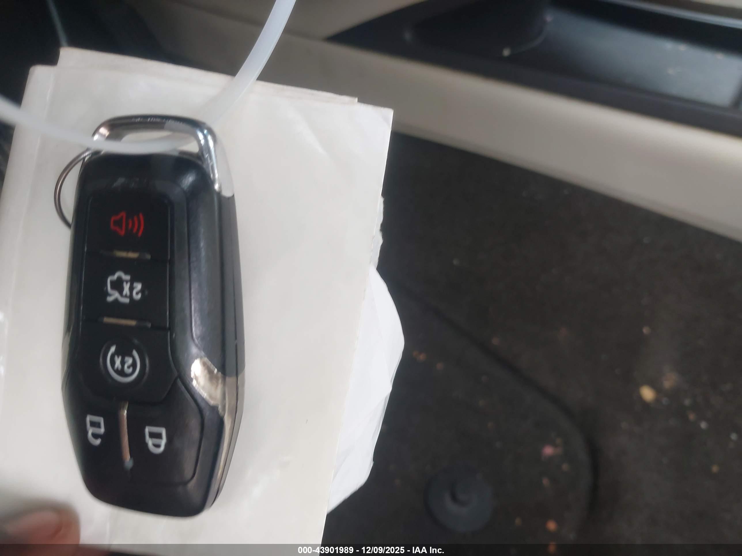 LINCOLN MKZ image 11