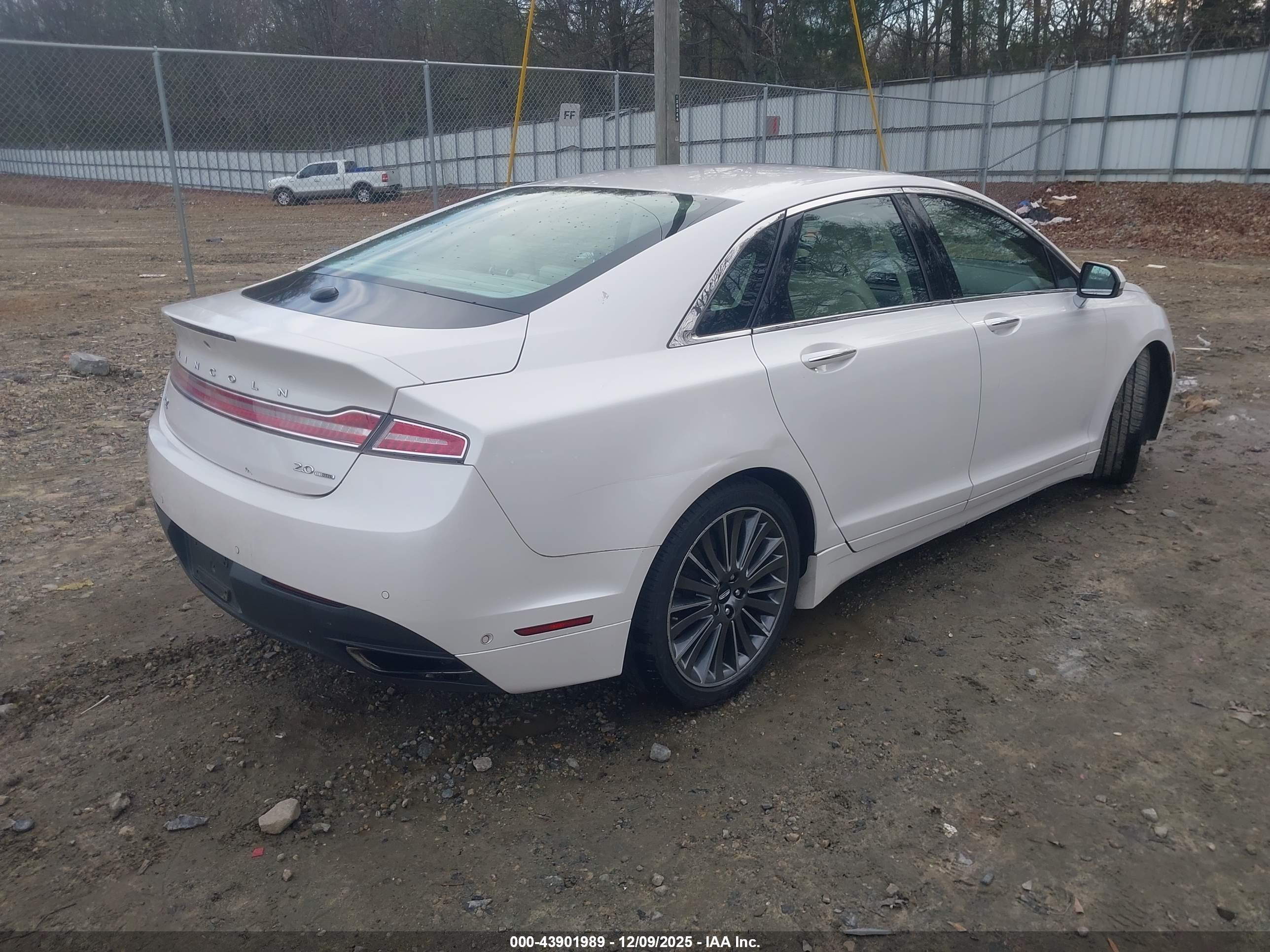 LINCOLN MKZ image 4