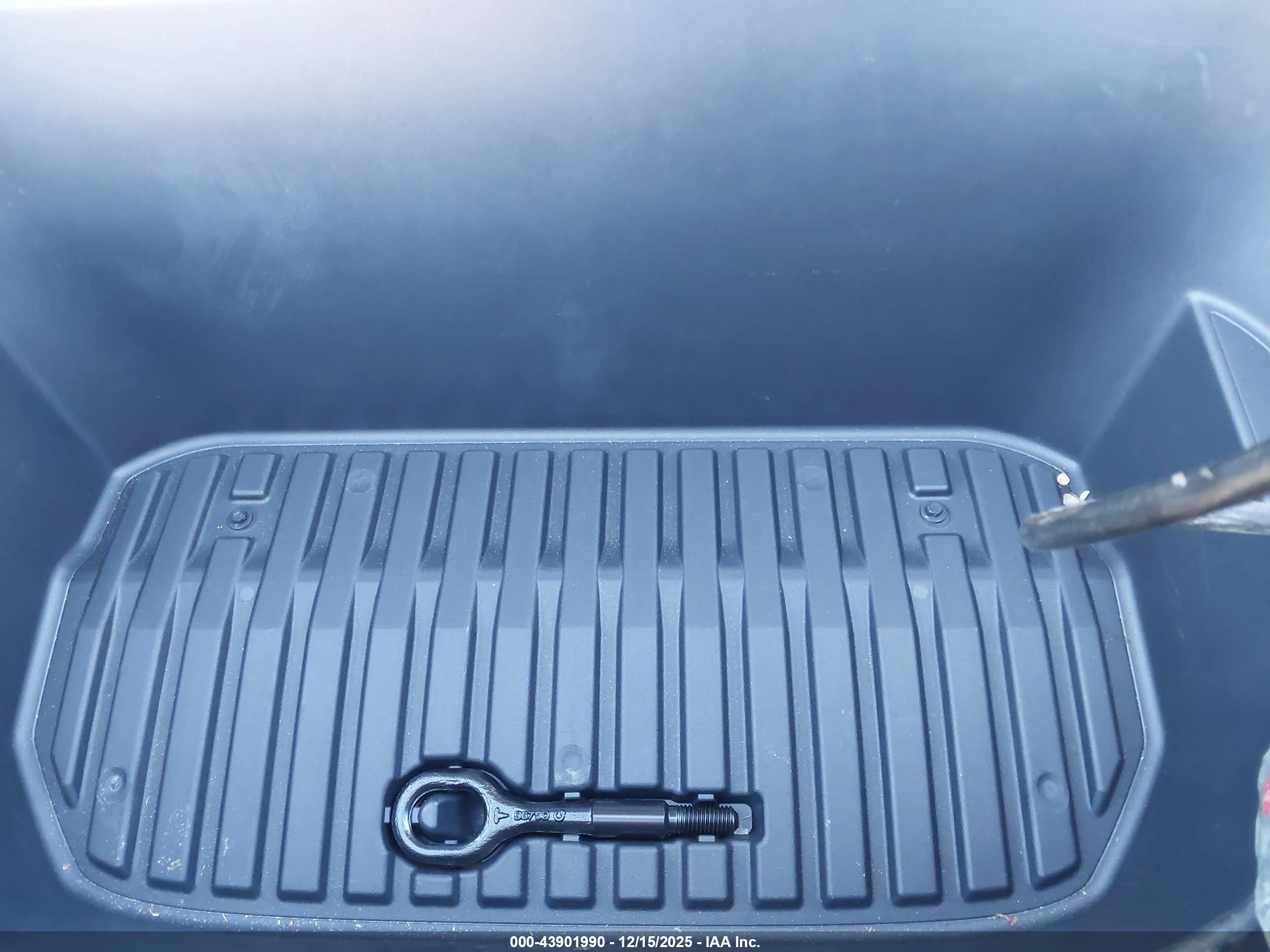 TESLA MODEL image 10