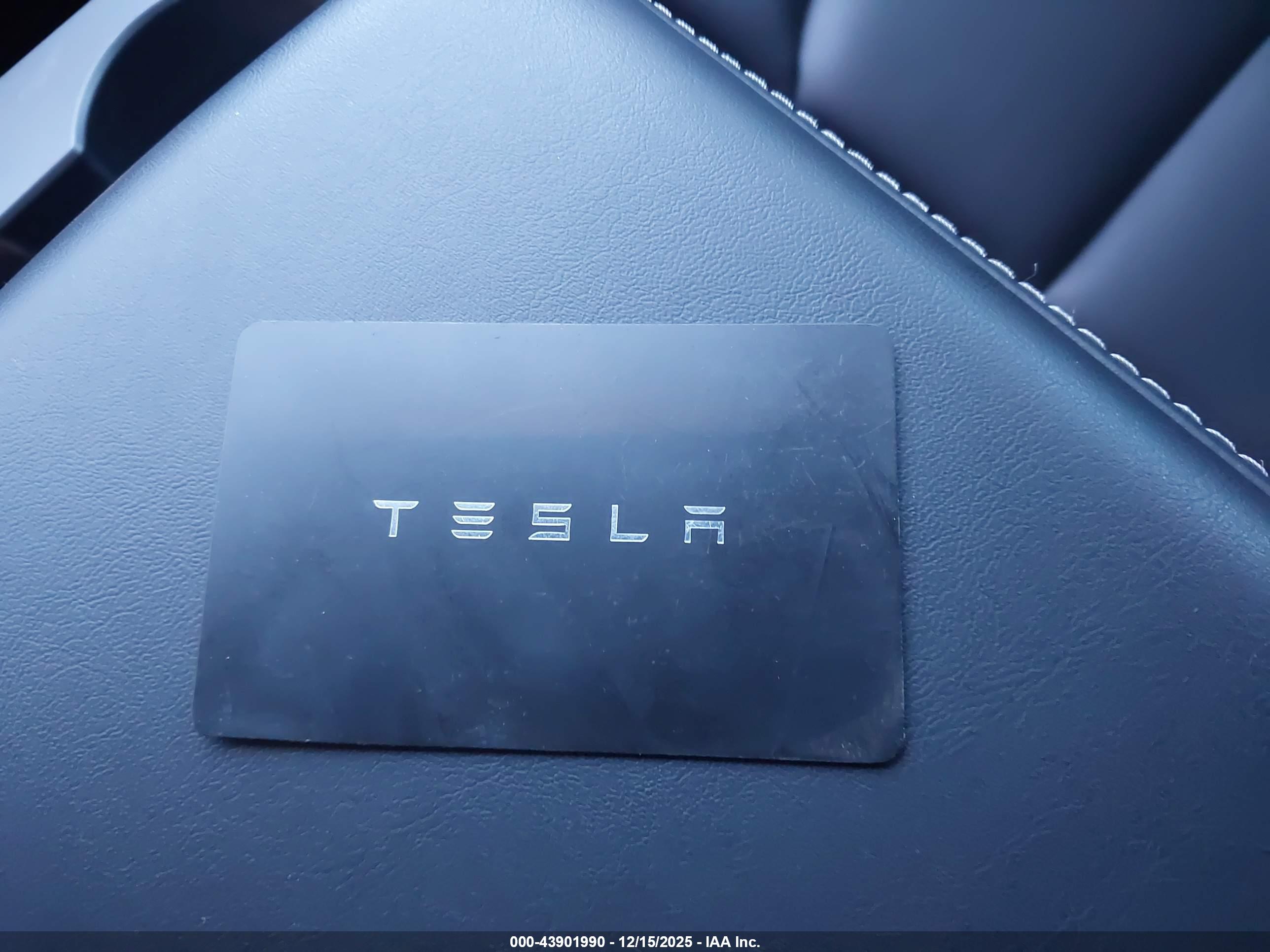 TESLA MODEL image 11