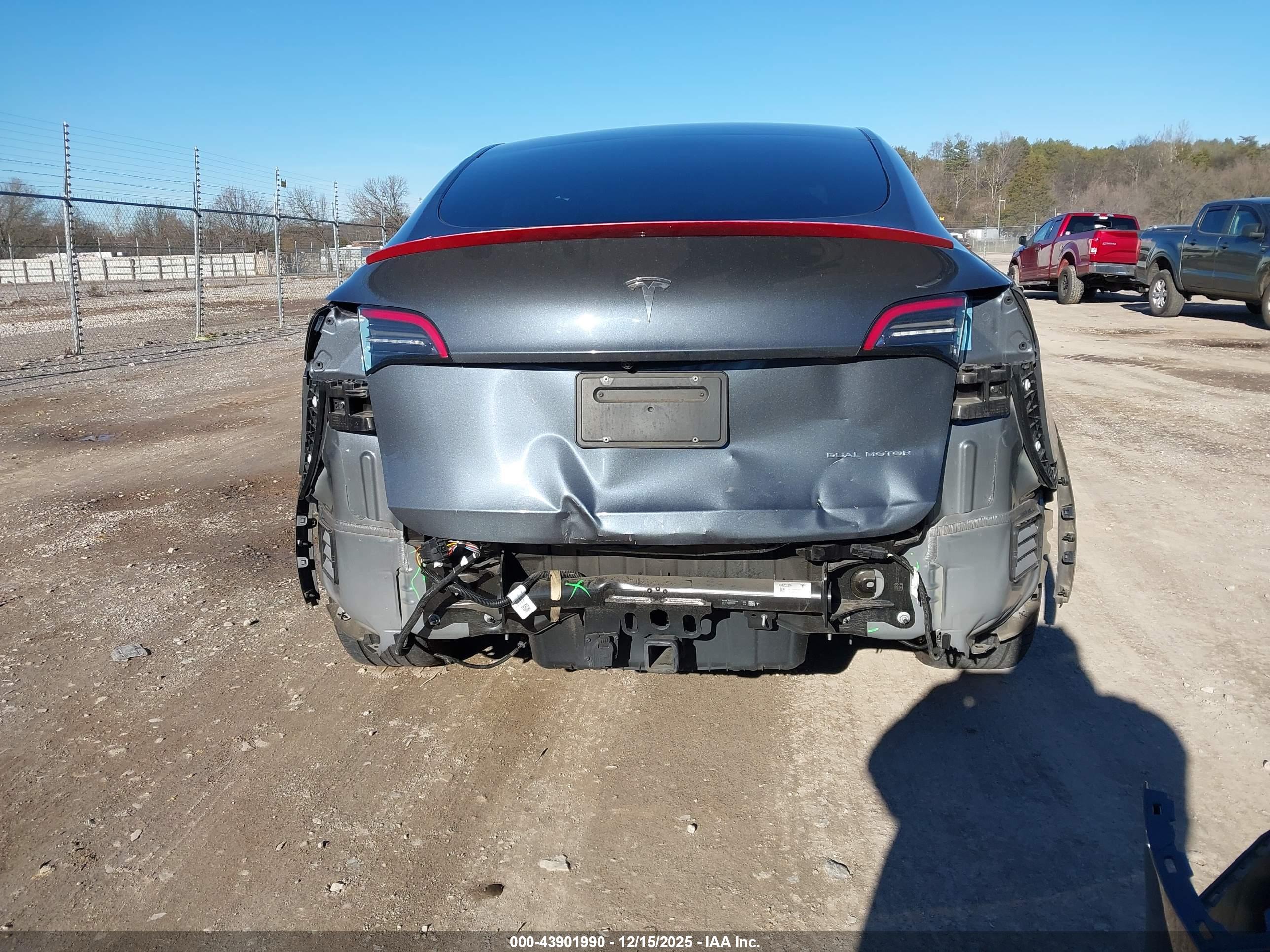 TESLA MODEL image 6