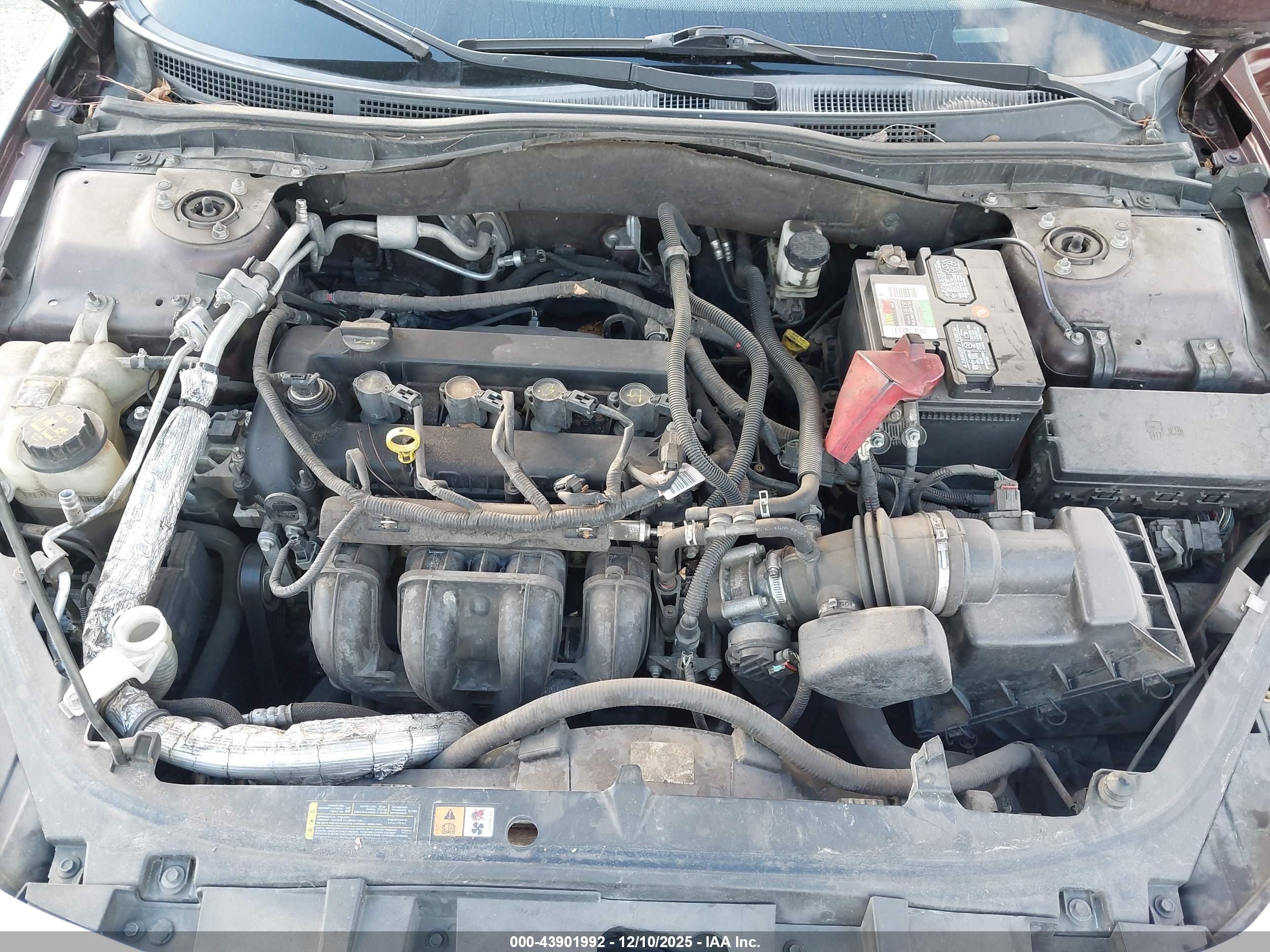 FORD FUSION image 10