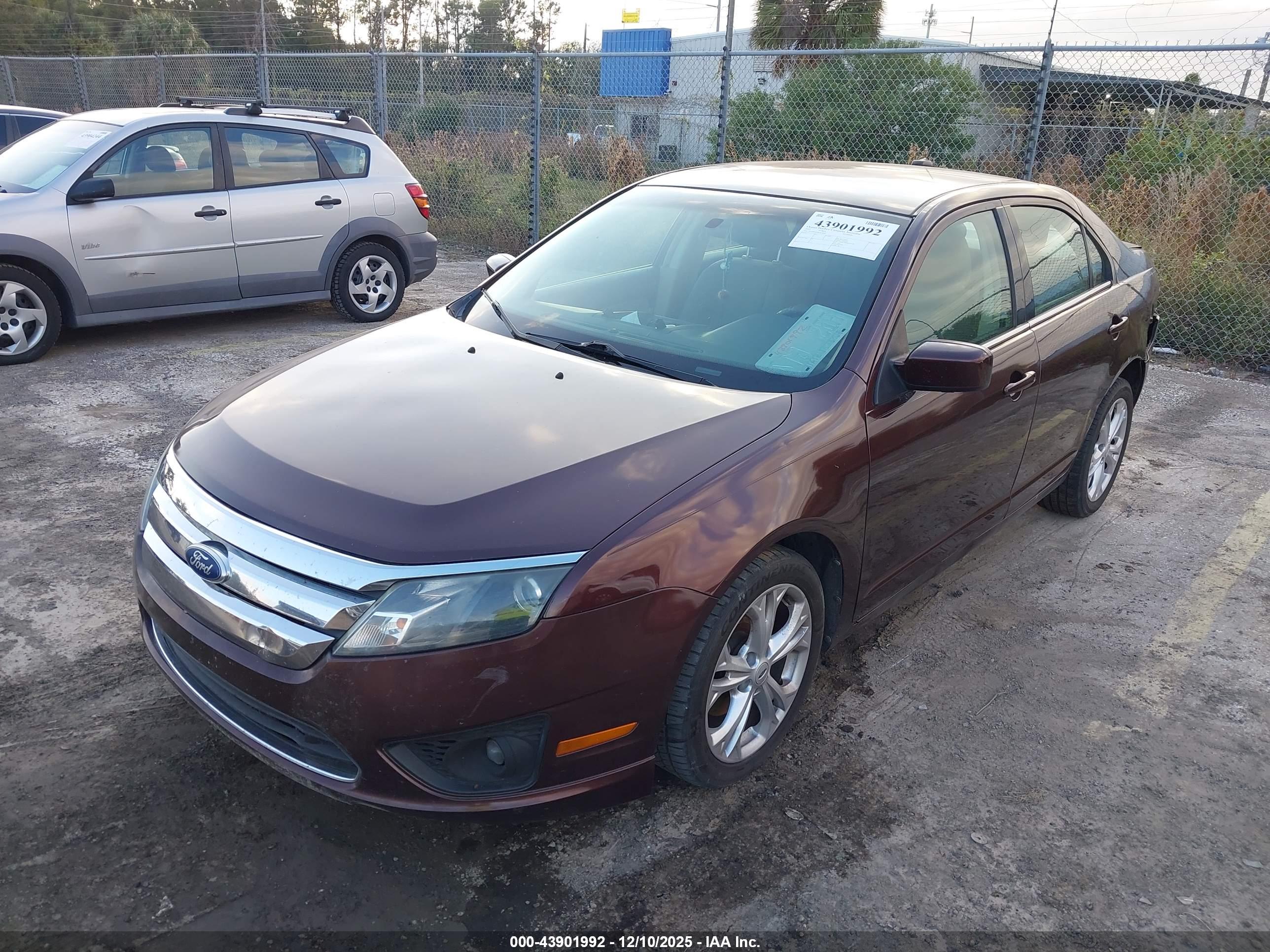 FORD FUSION image 2