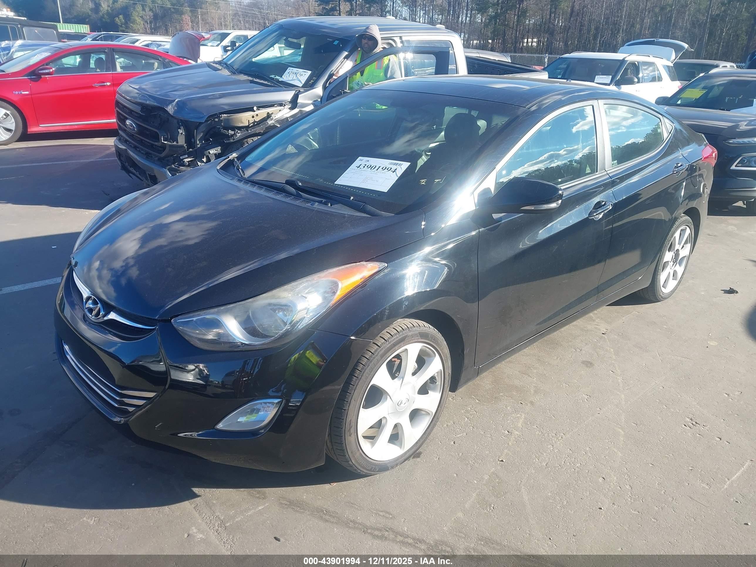 HYUNDAI ELANTRA image 2