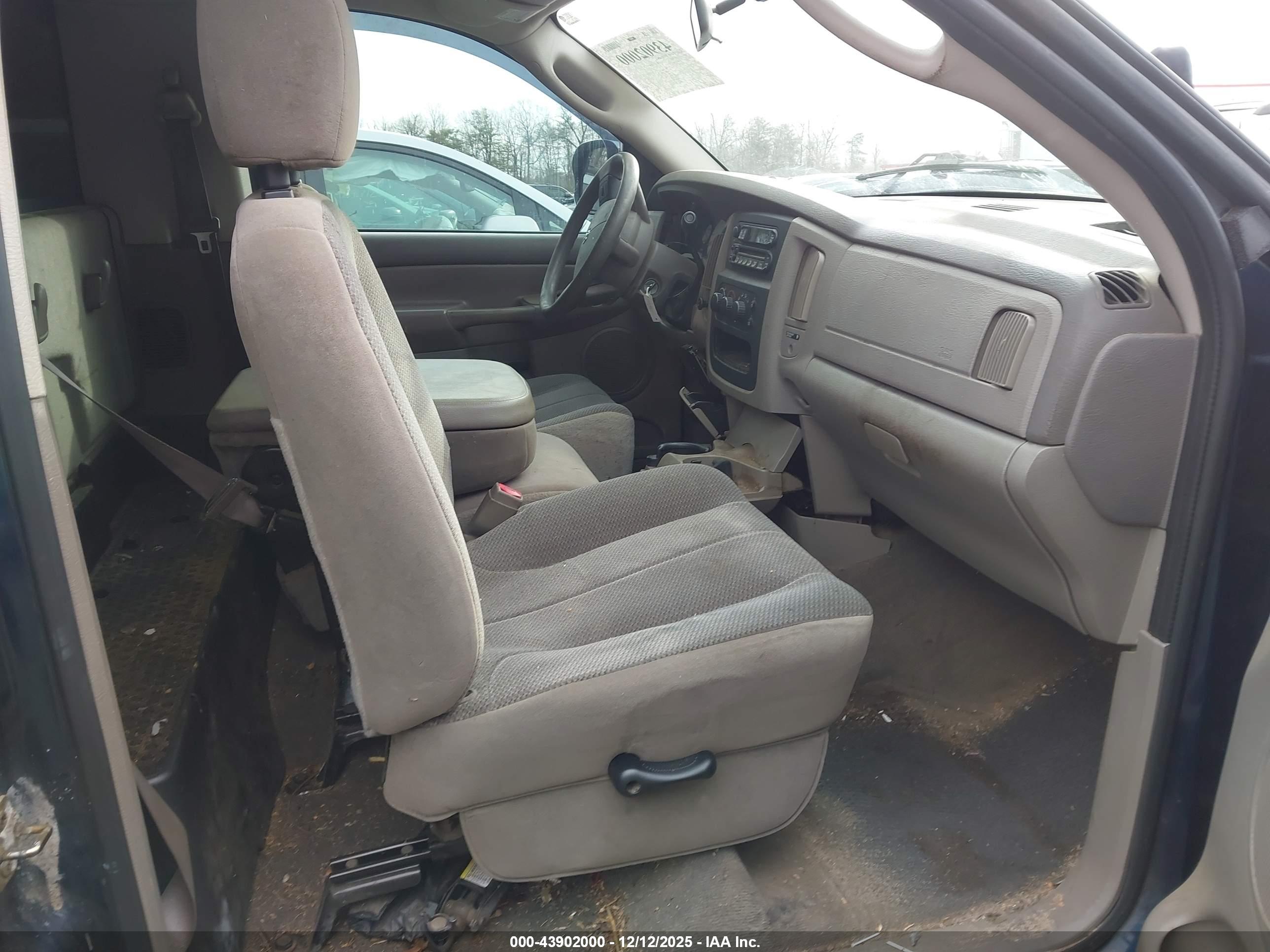 DODGE RAM image 5