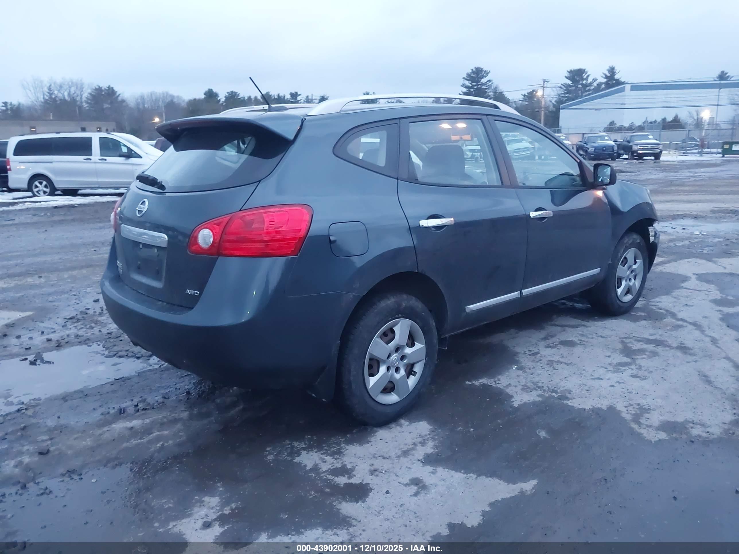 NISSAN ROGUE image 4
