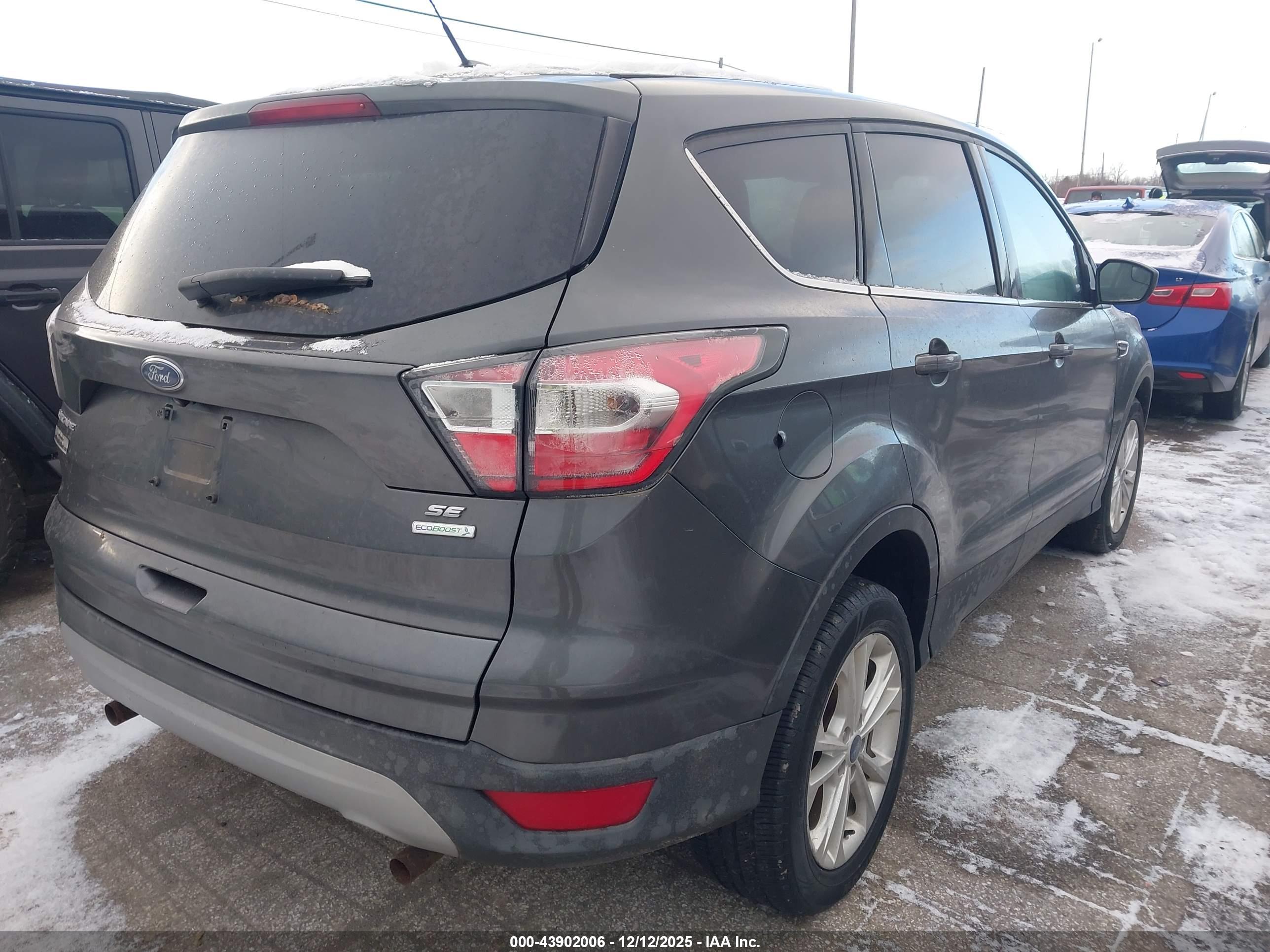 FORD ESCAPE image 4