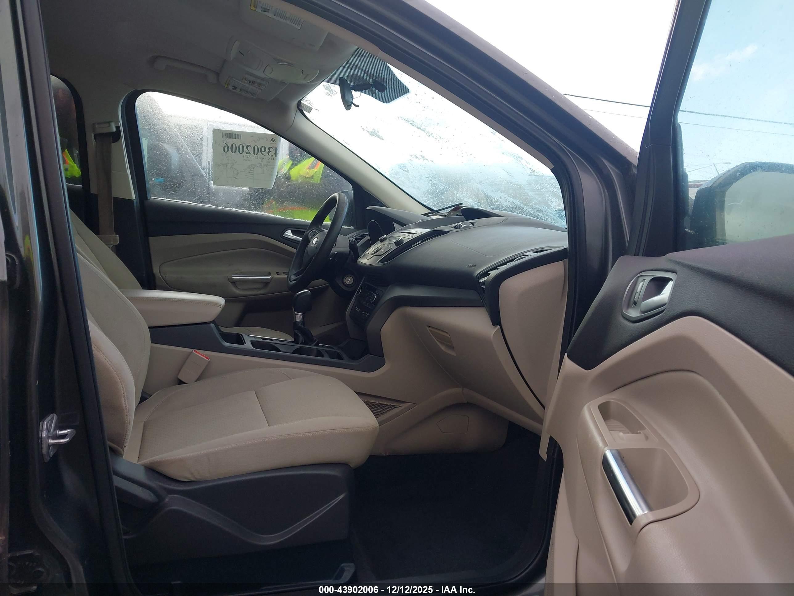 FORD ESCAPE image 5