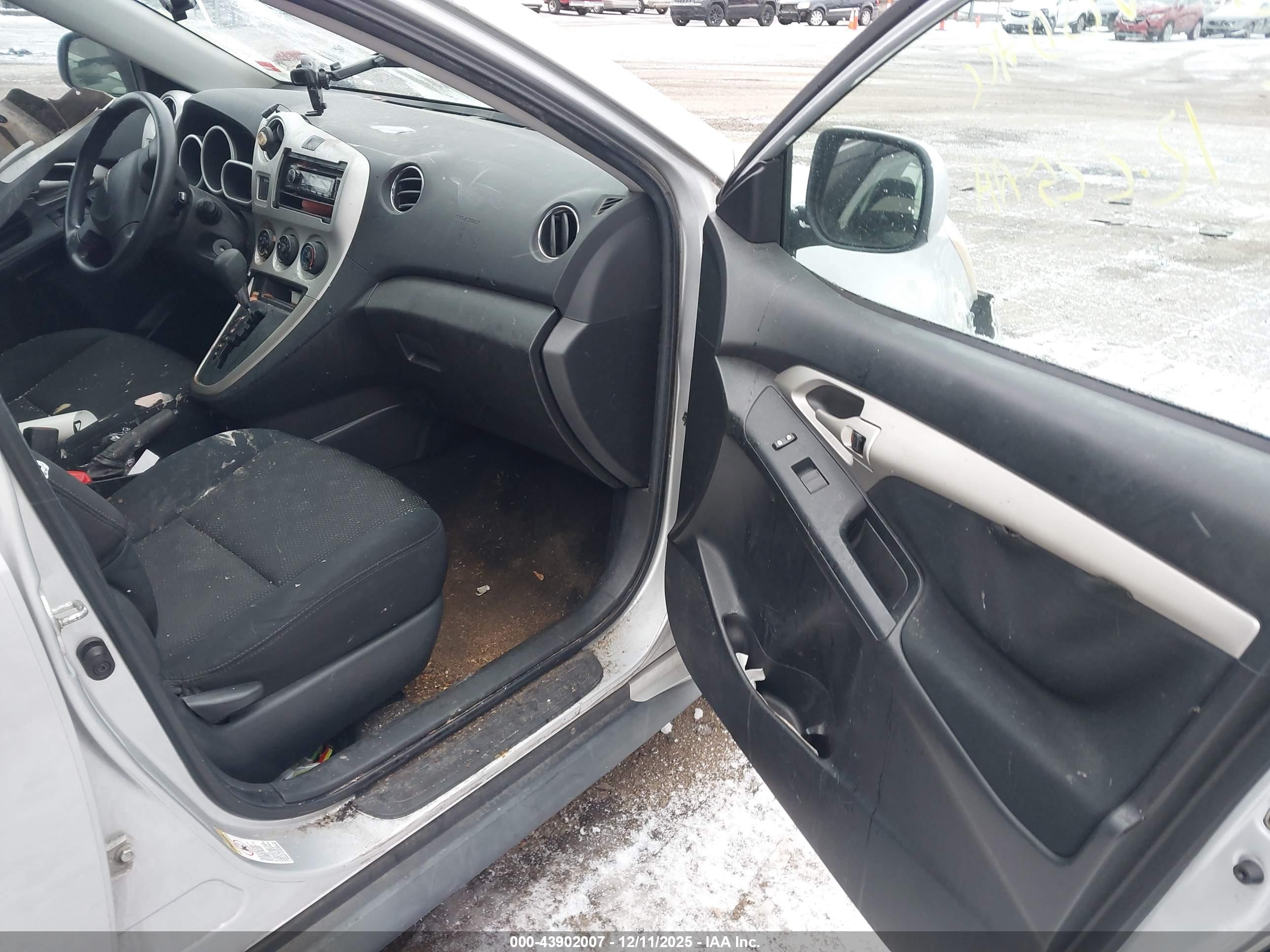 PONTIAC VIBE image 5