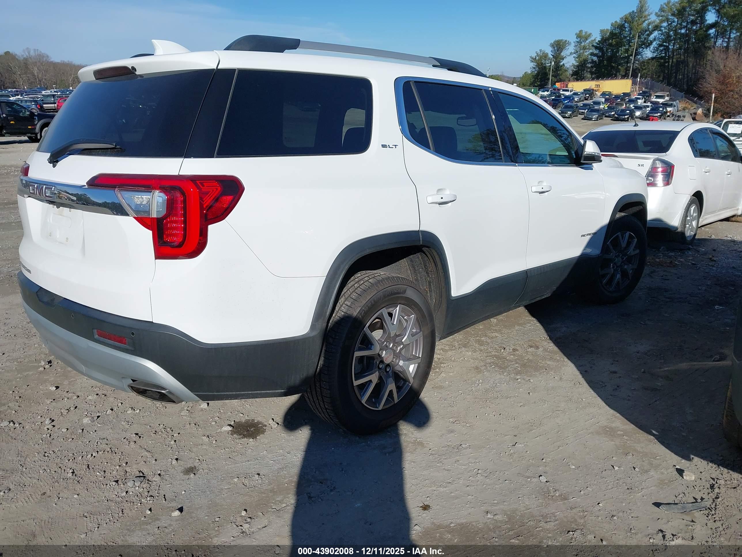 GMC ACADIA image 4