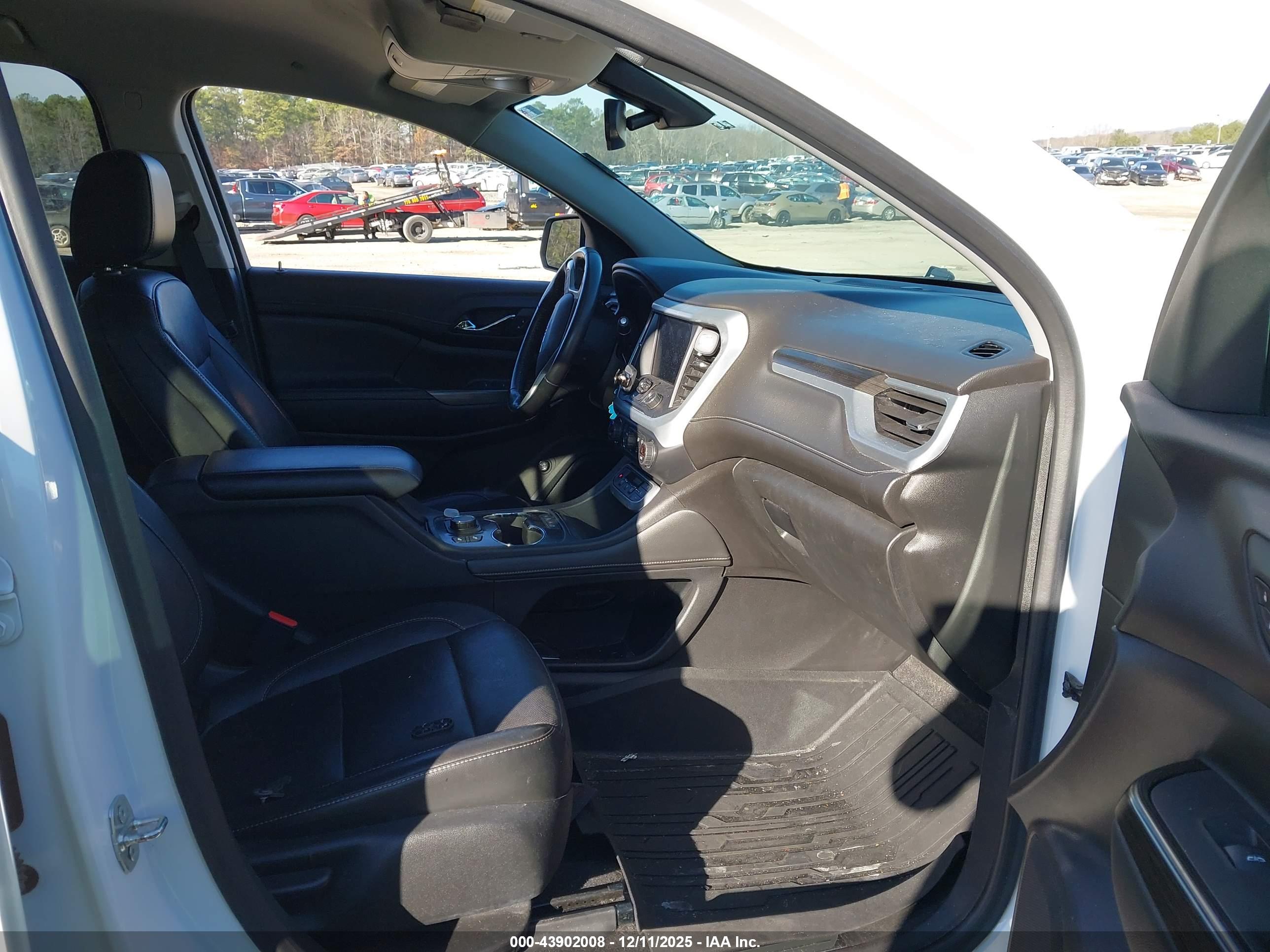 GMC ACADIA image 5