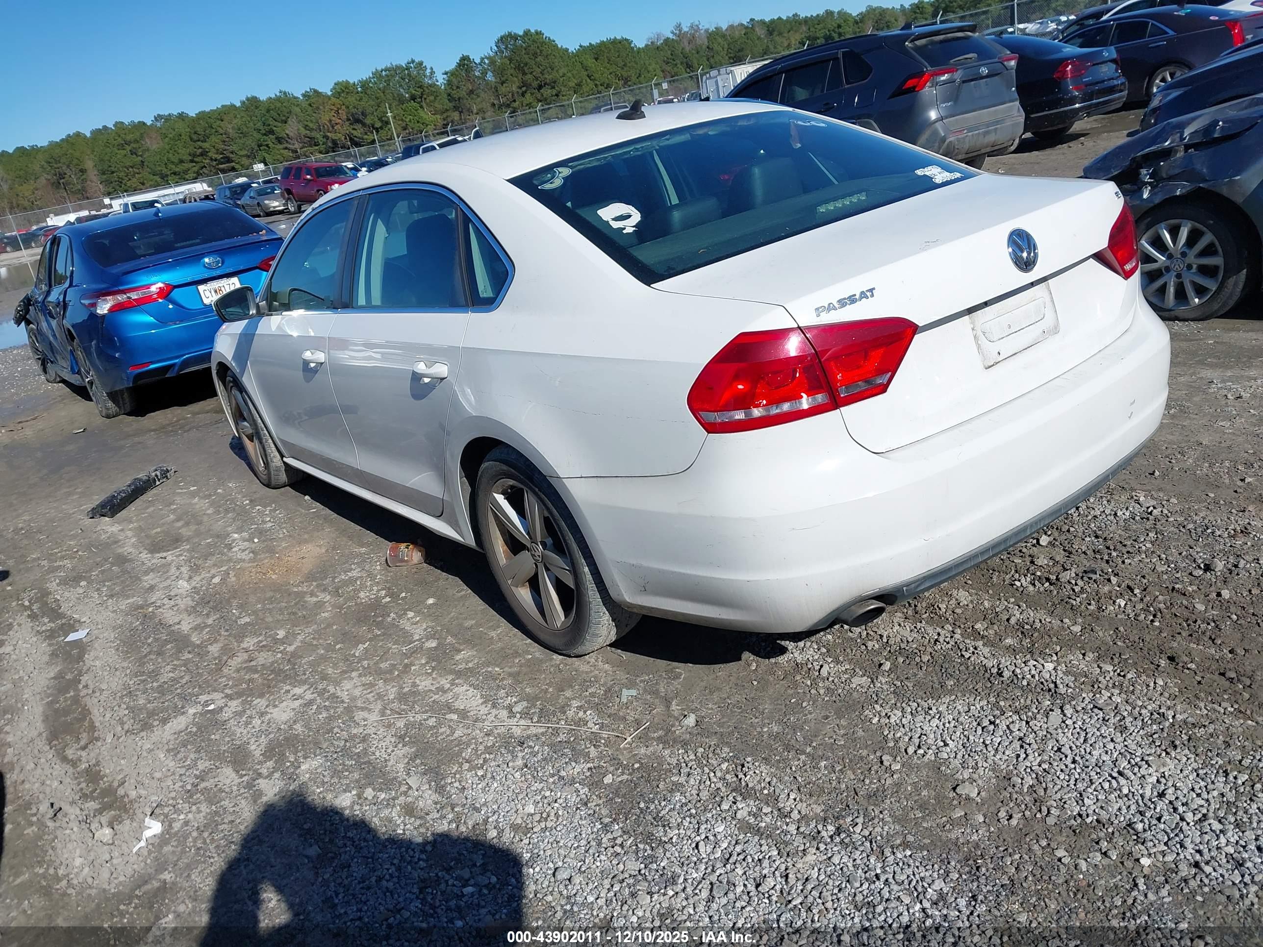 VOLKSWAGEN PASSAT image 3