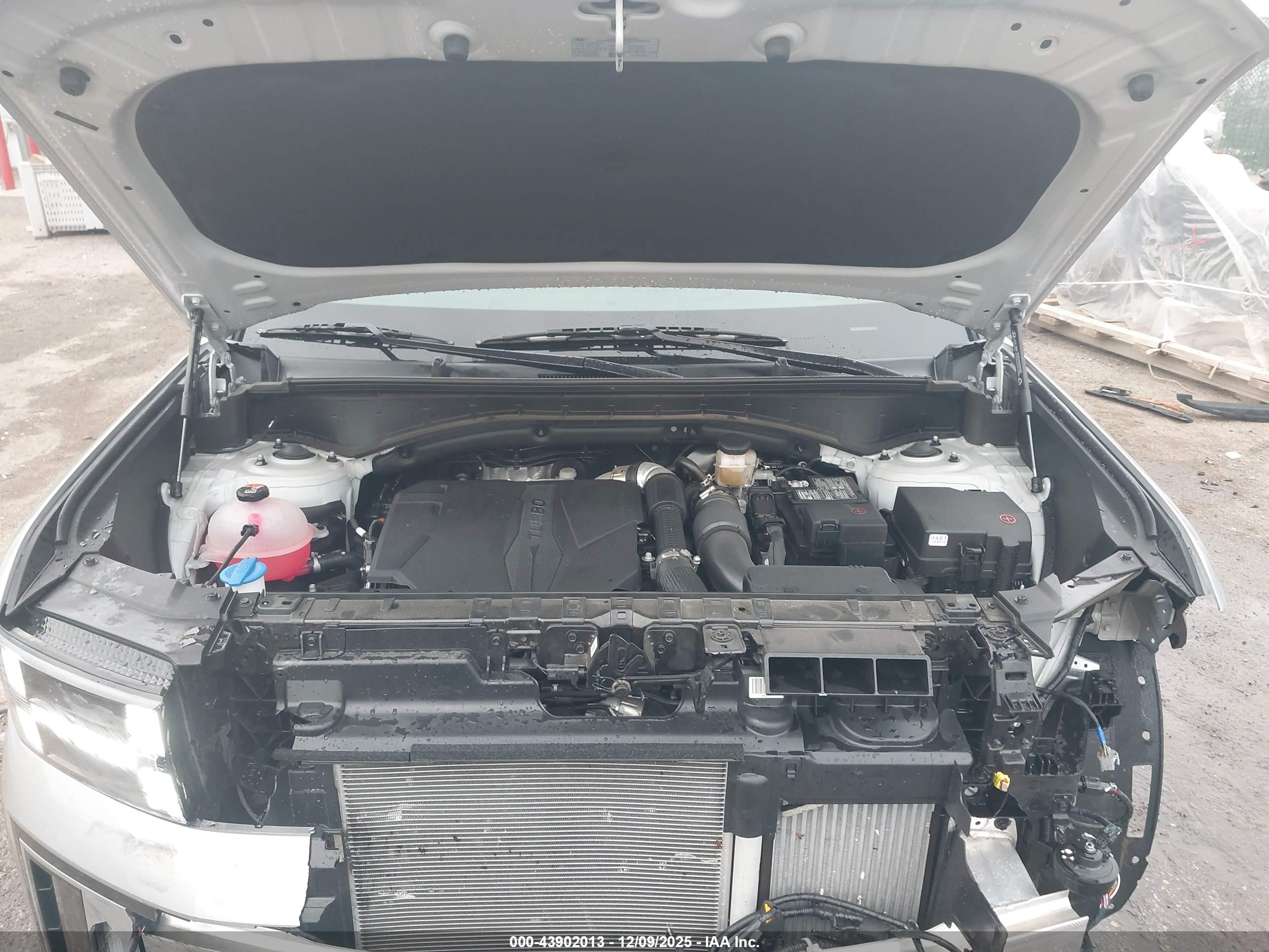 HYUNDAI SANTA image 10