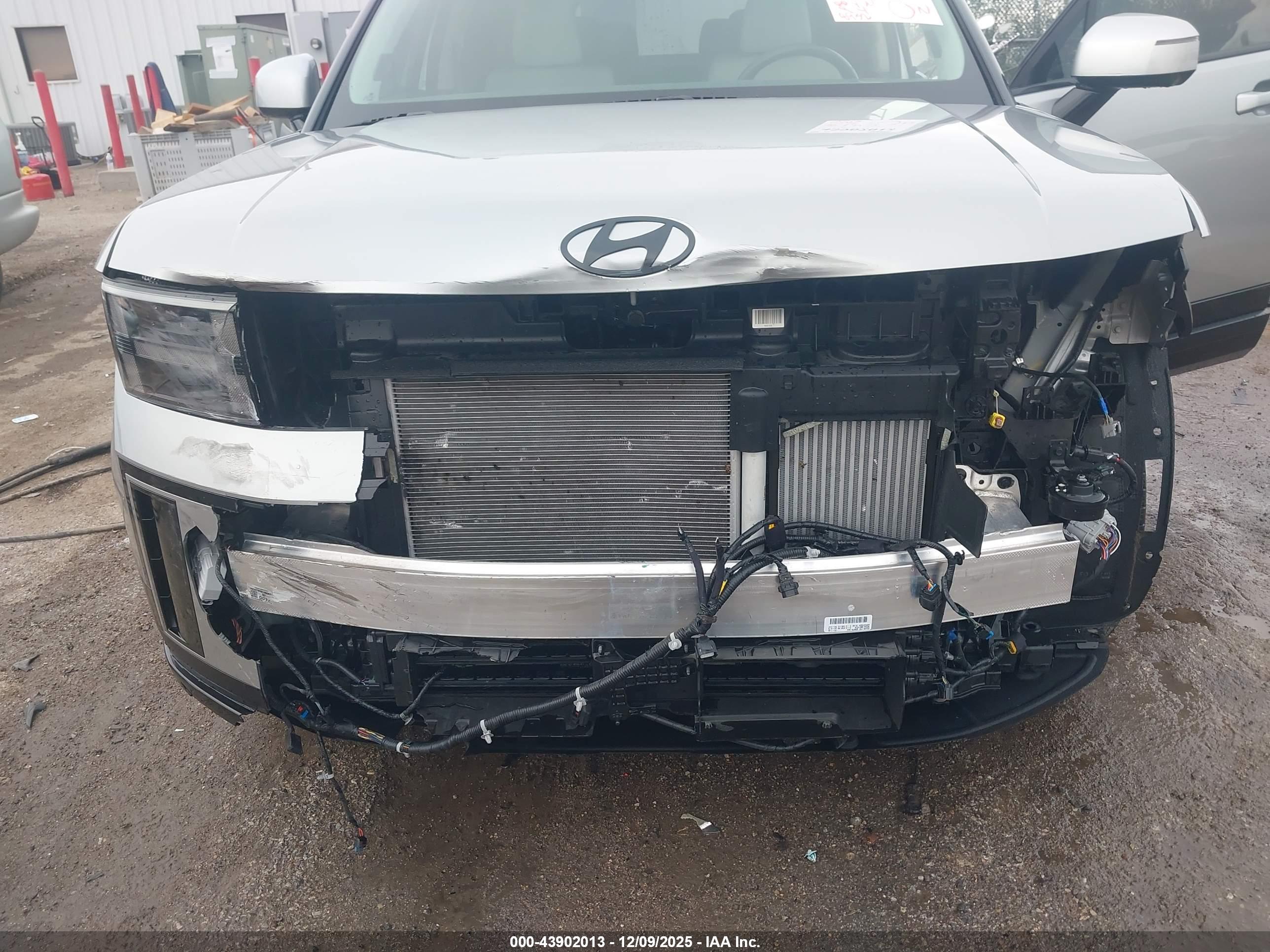HYUNDAI SANTA image 6