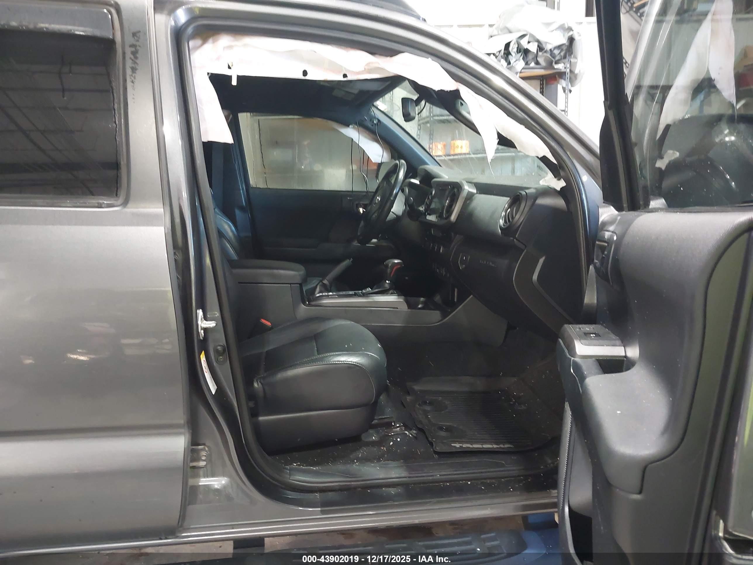 TOYOTA TACOMA image 5