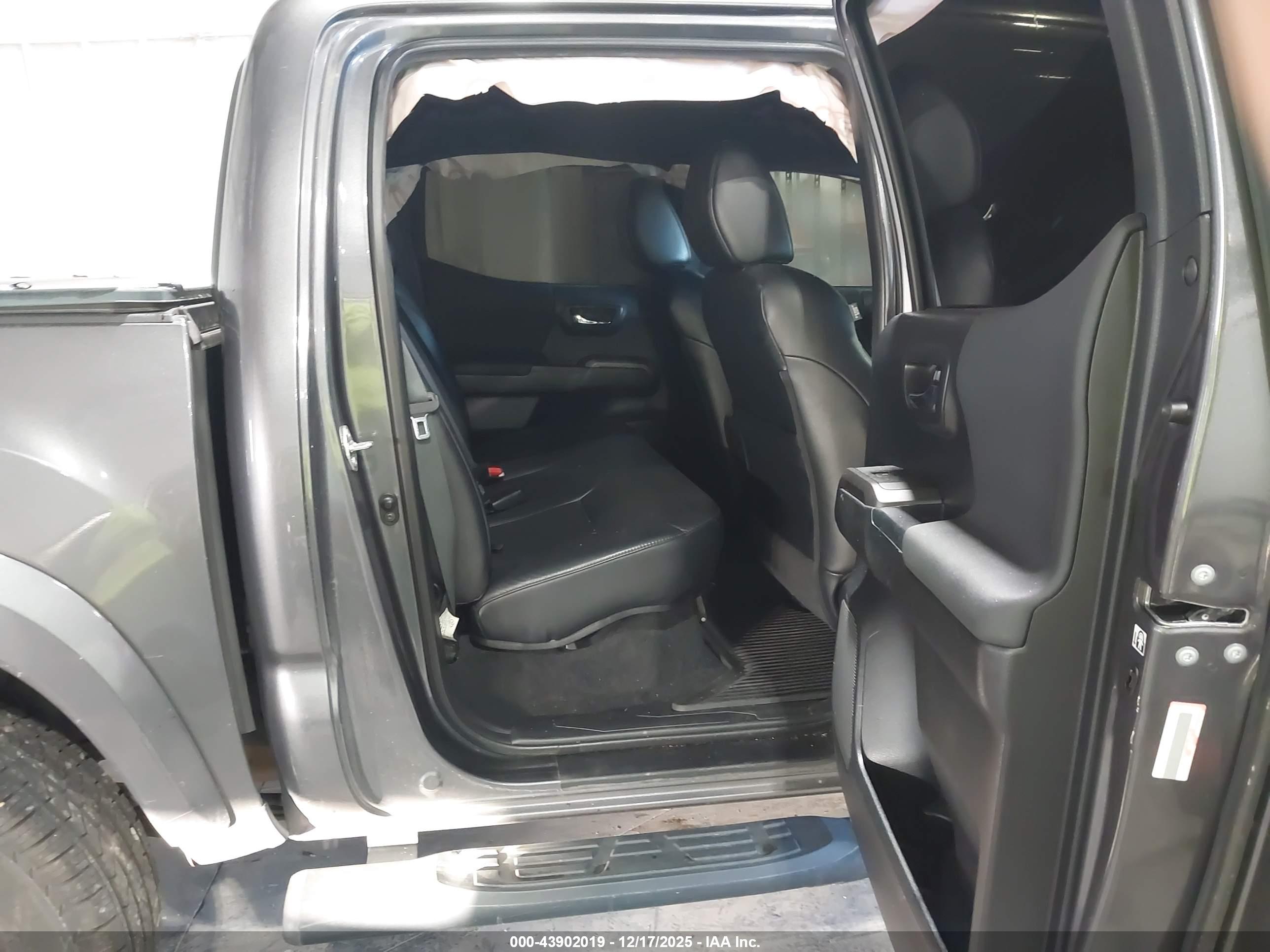 TOYOTA TACOMA image 8