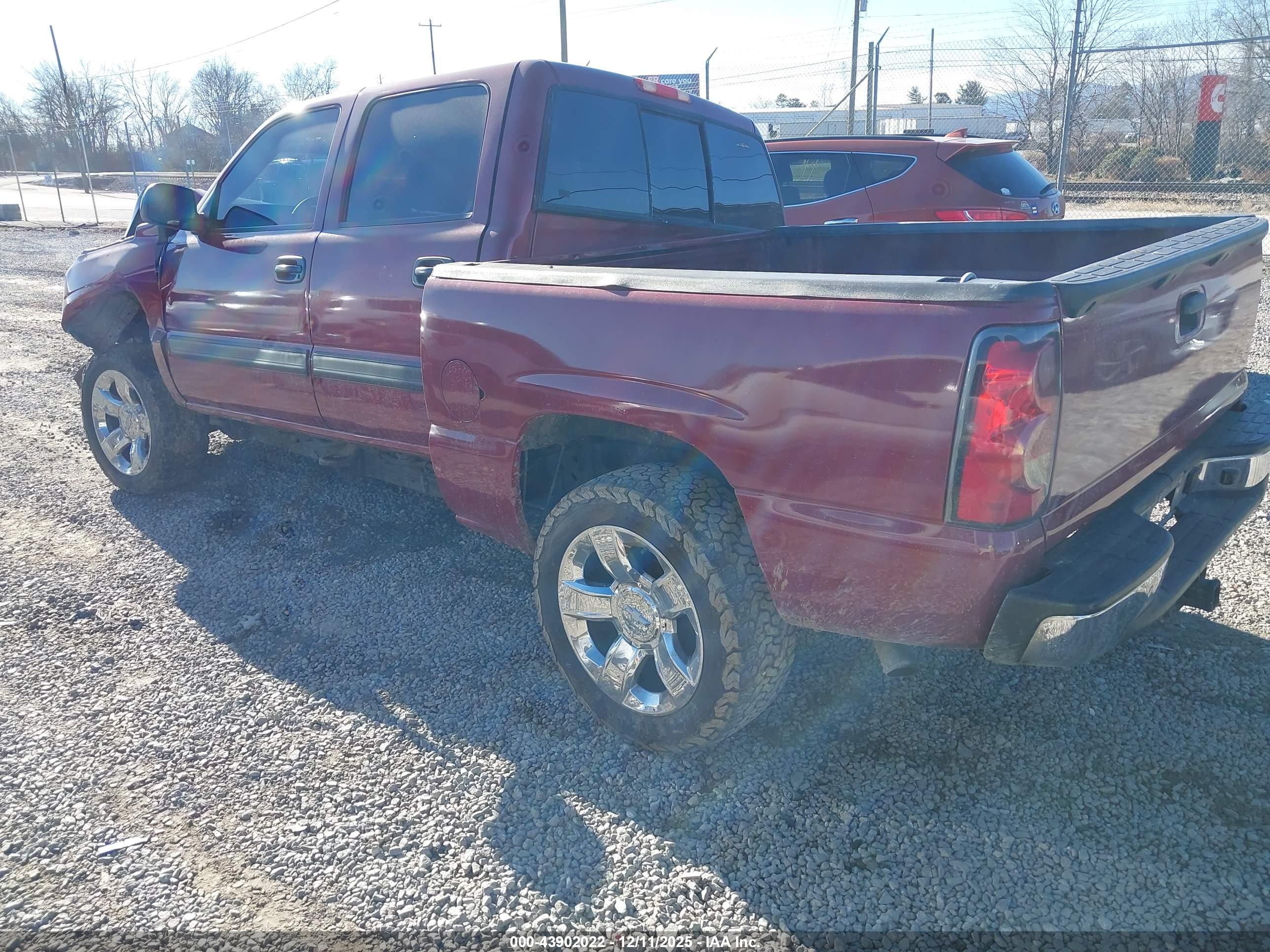 CHEVROLET SILVERADO image 3