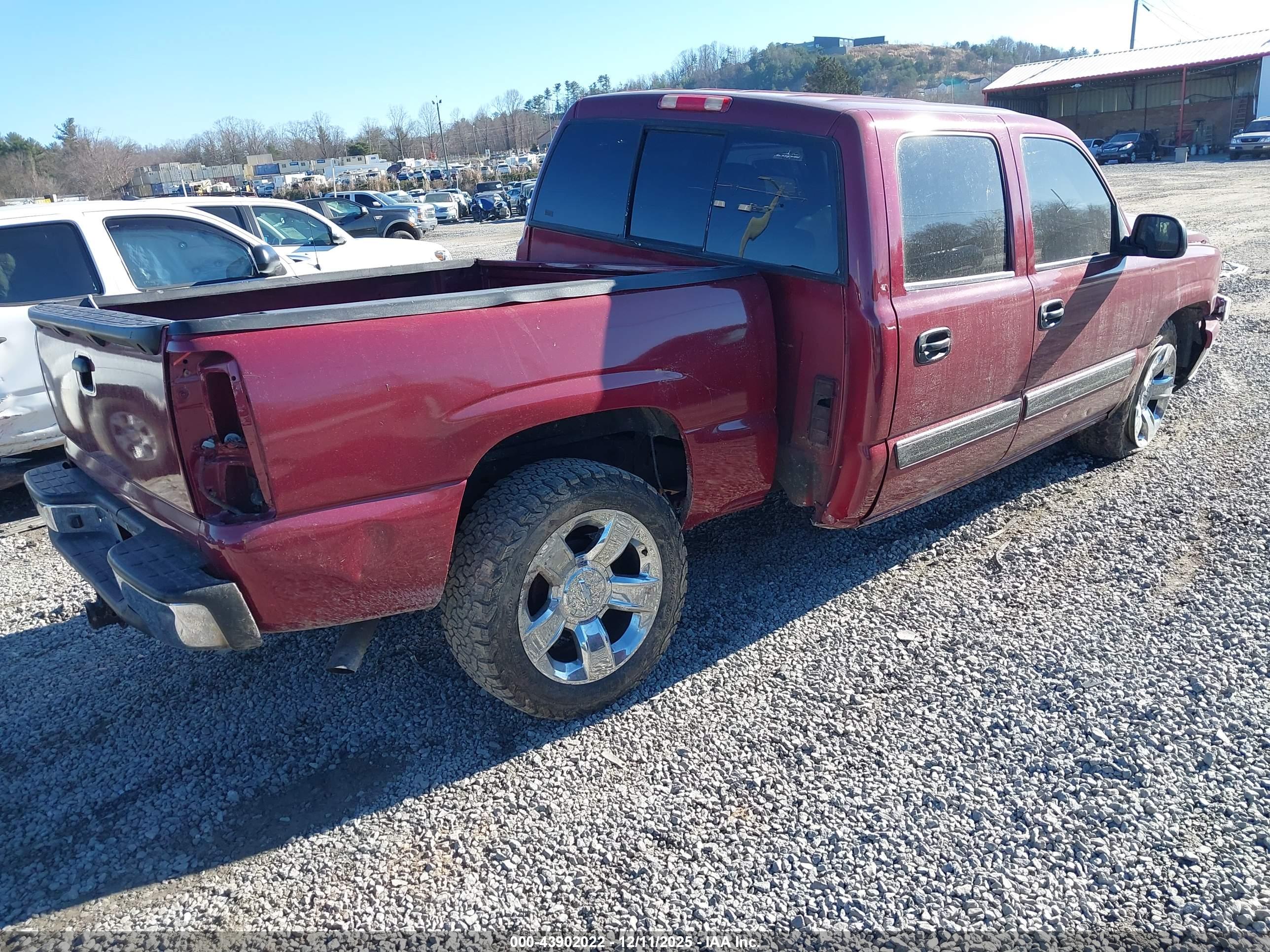 CHEVROLET SILVERADO image 4