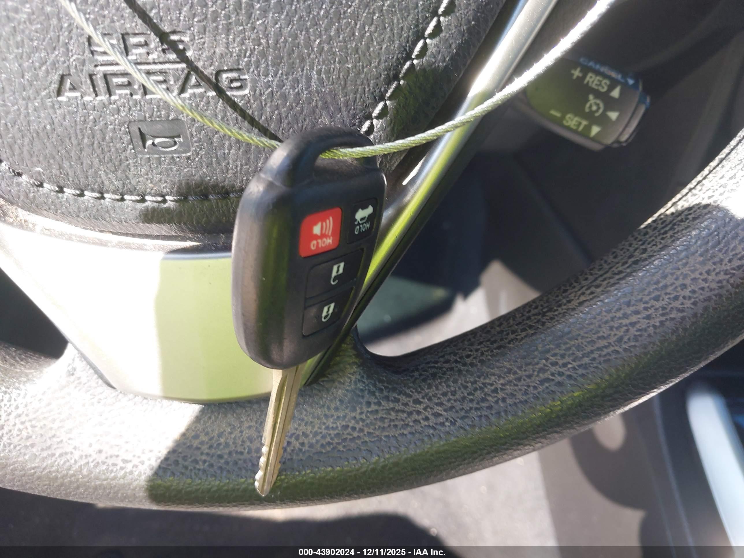 TOYOTA COROLLA image 11