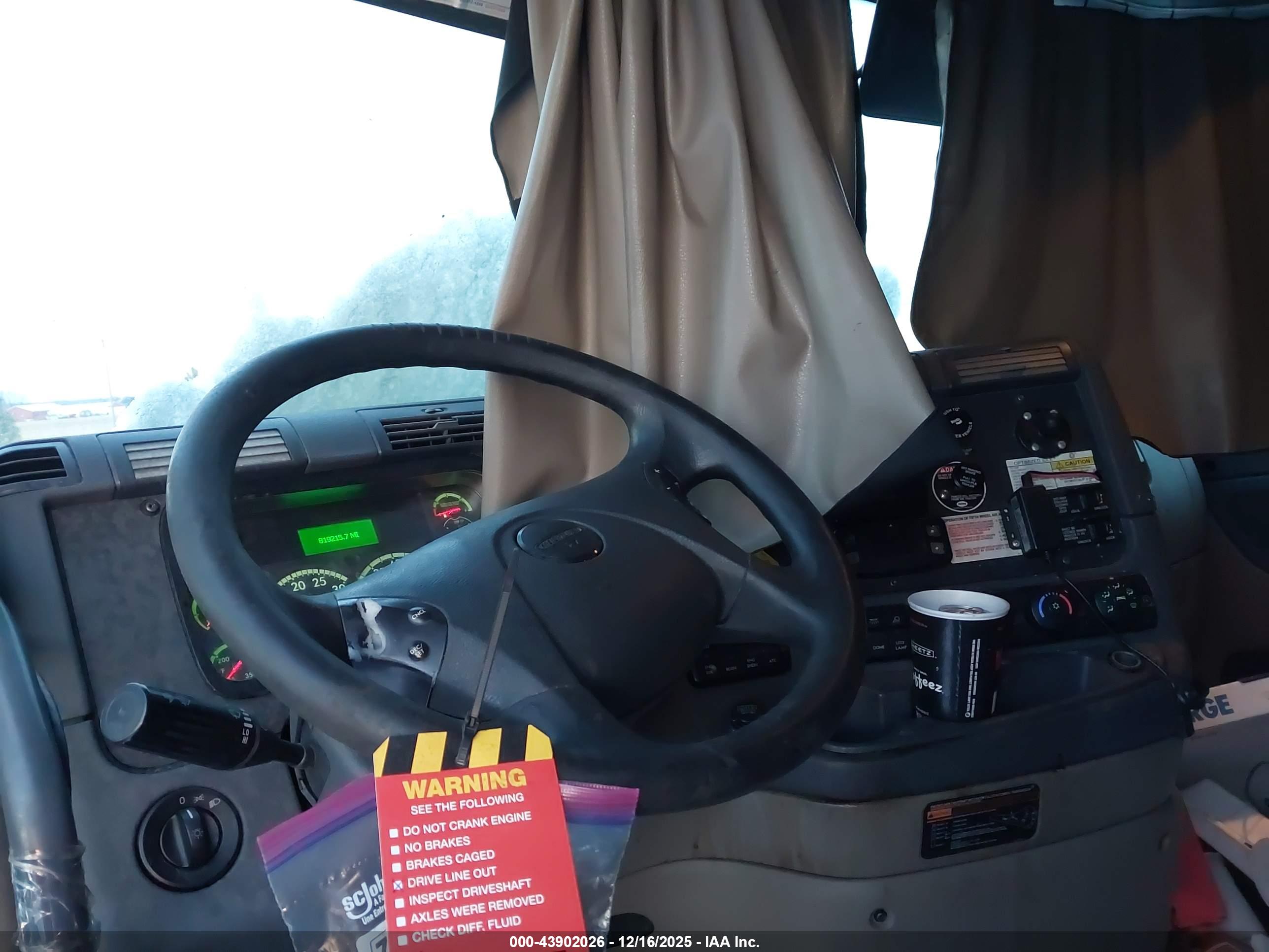 FREIGHTLINER CASCADIA image 8