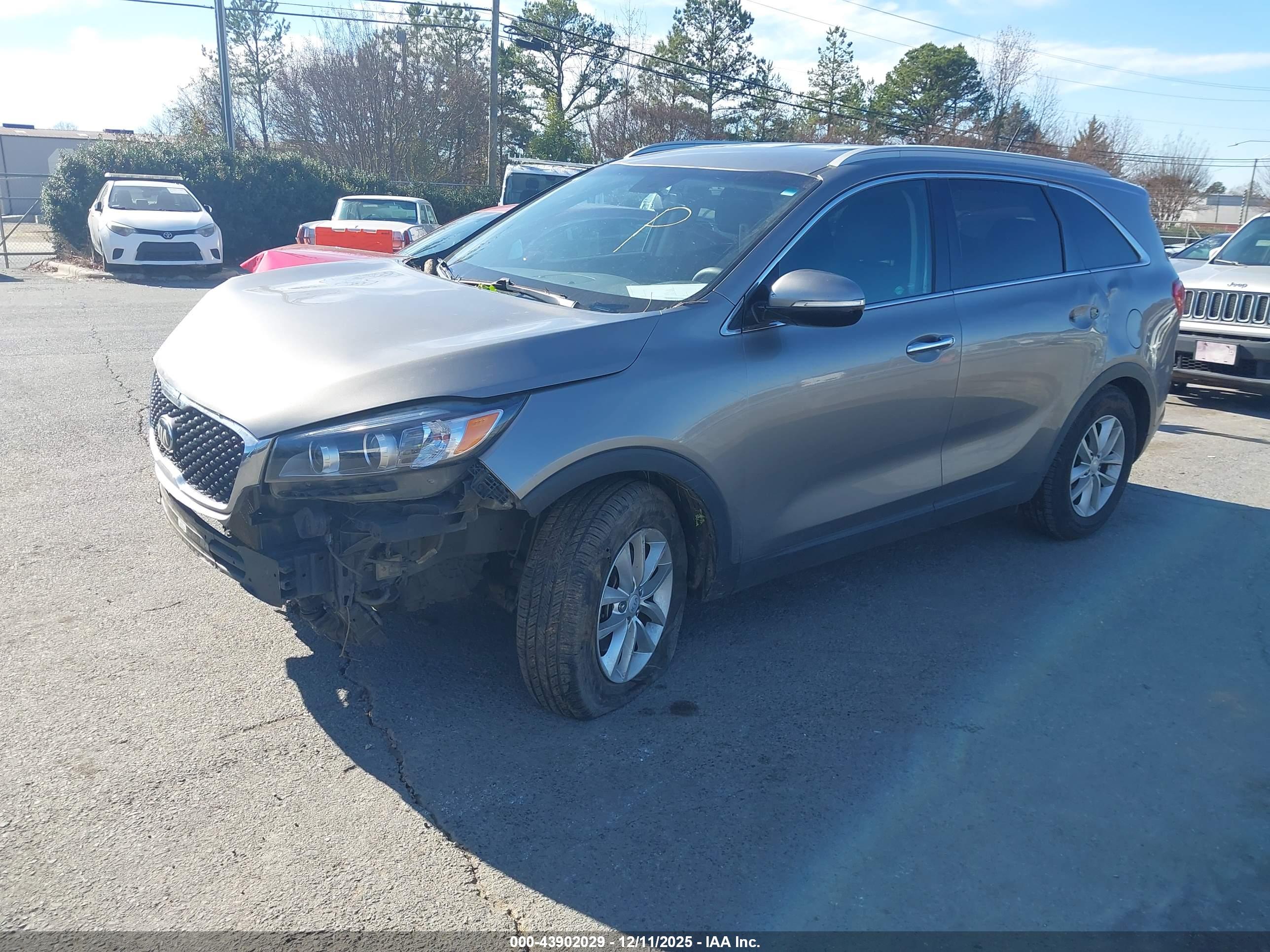KIA SORENTO image 2