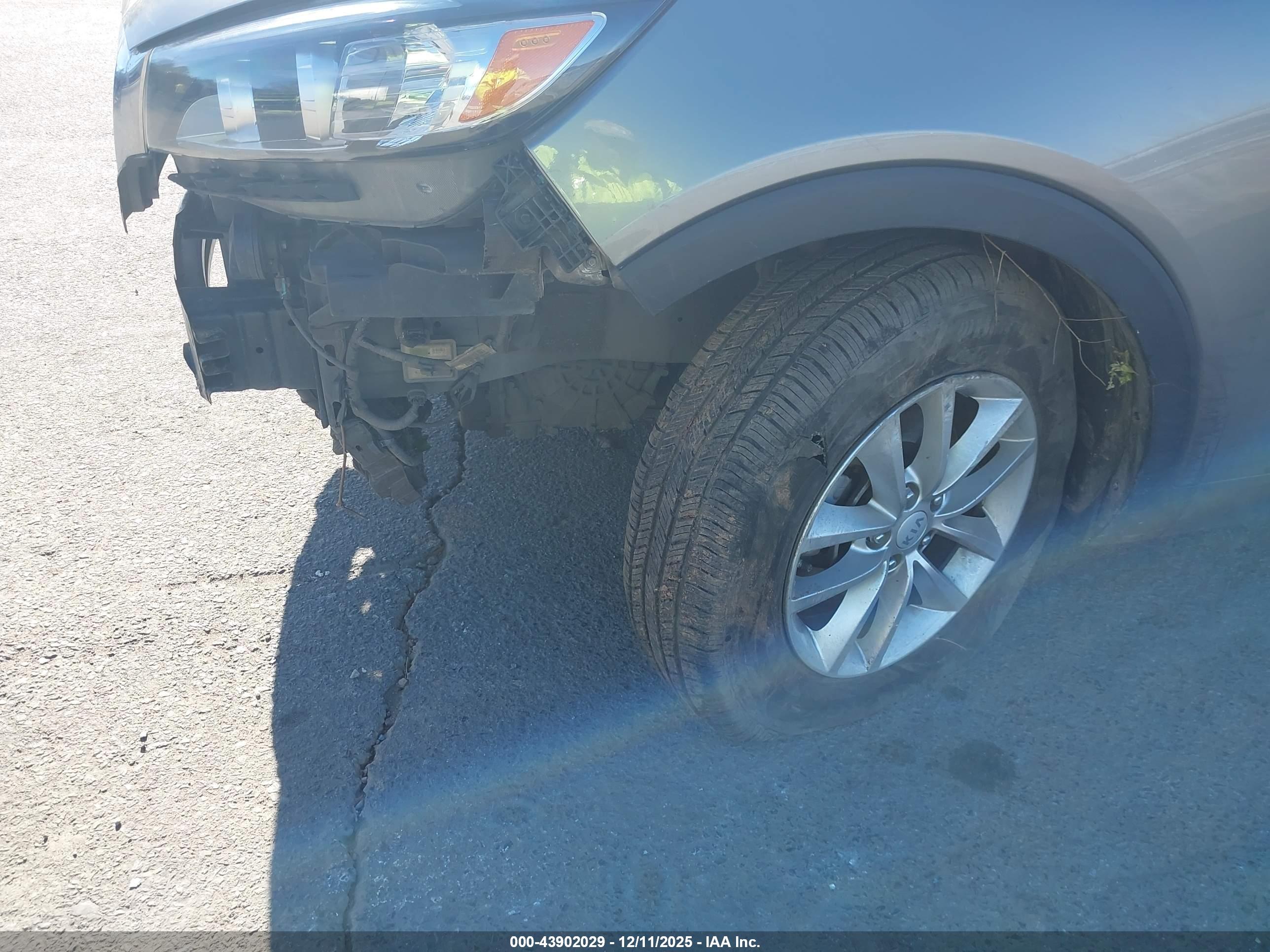 KIA SORENTO image 6