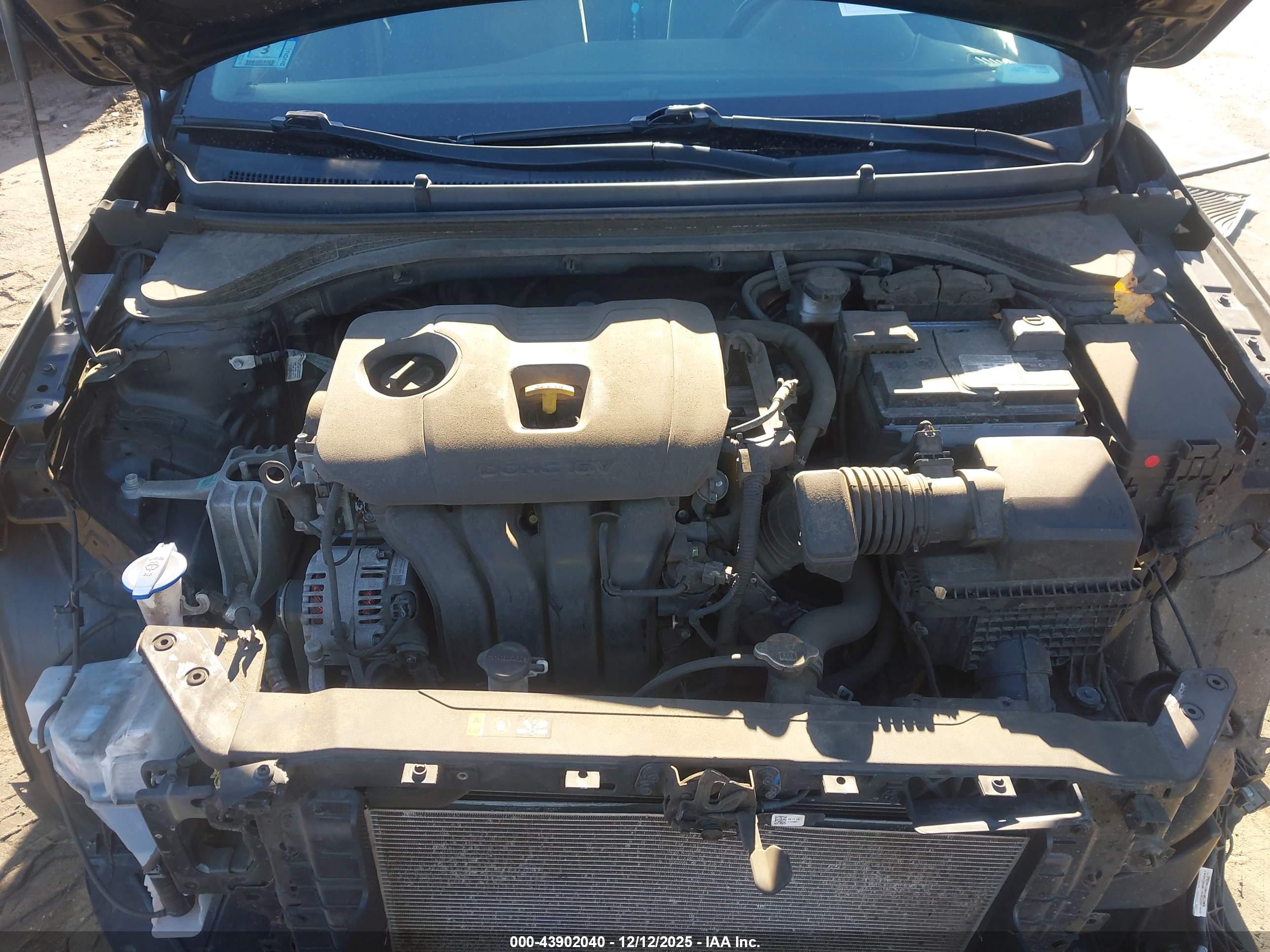 HYUNDAI ELANTRA image 10