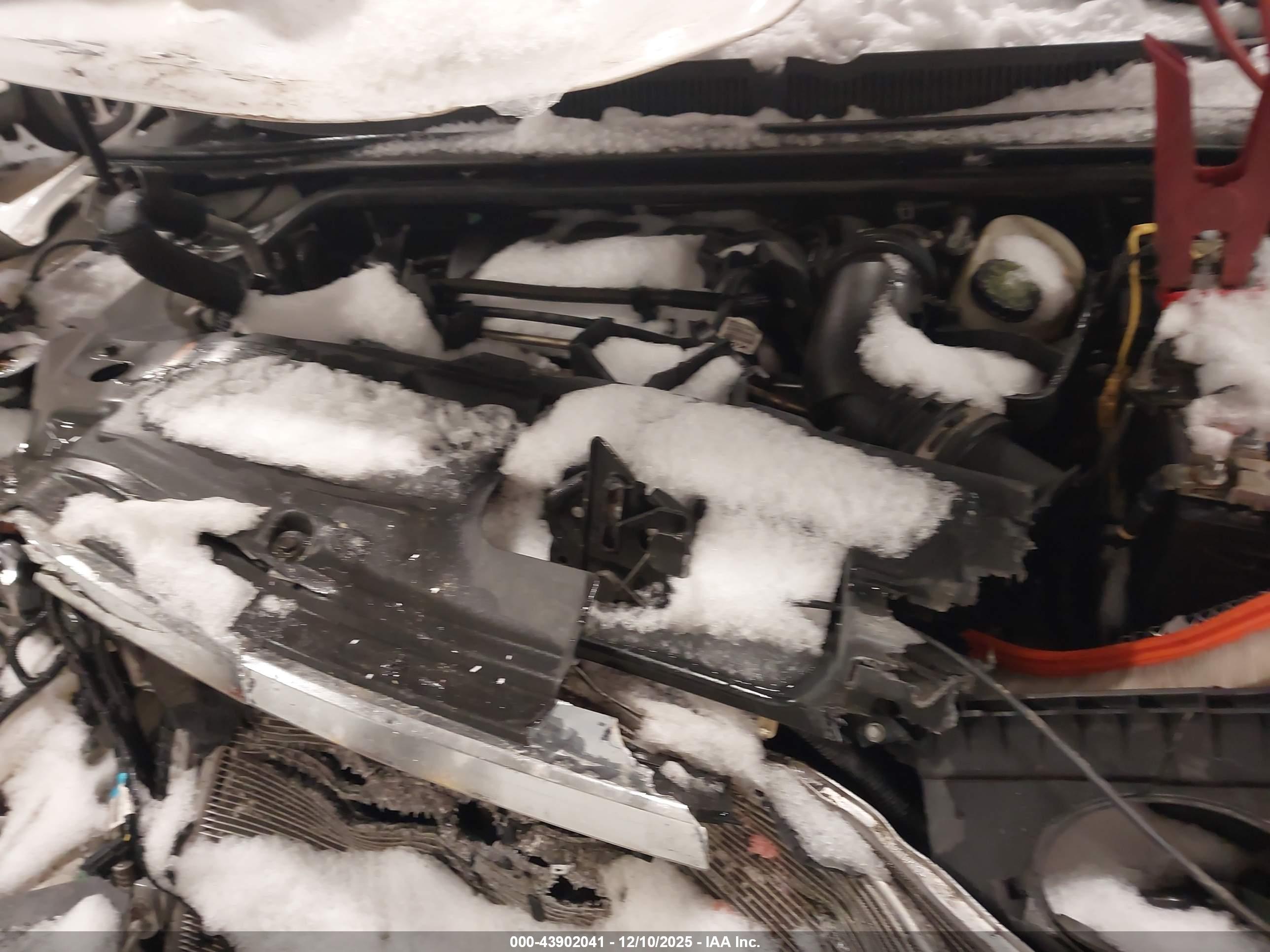 FORD TAURUS image 10