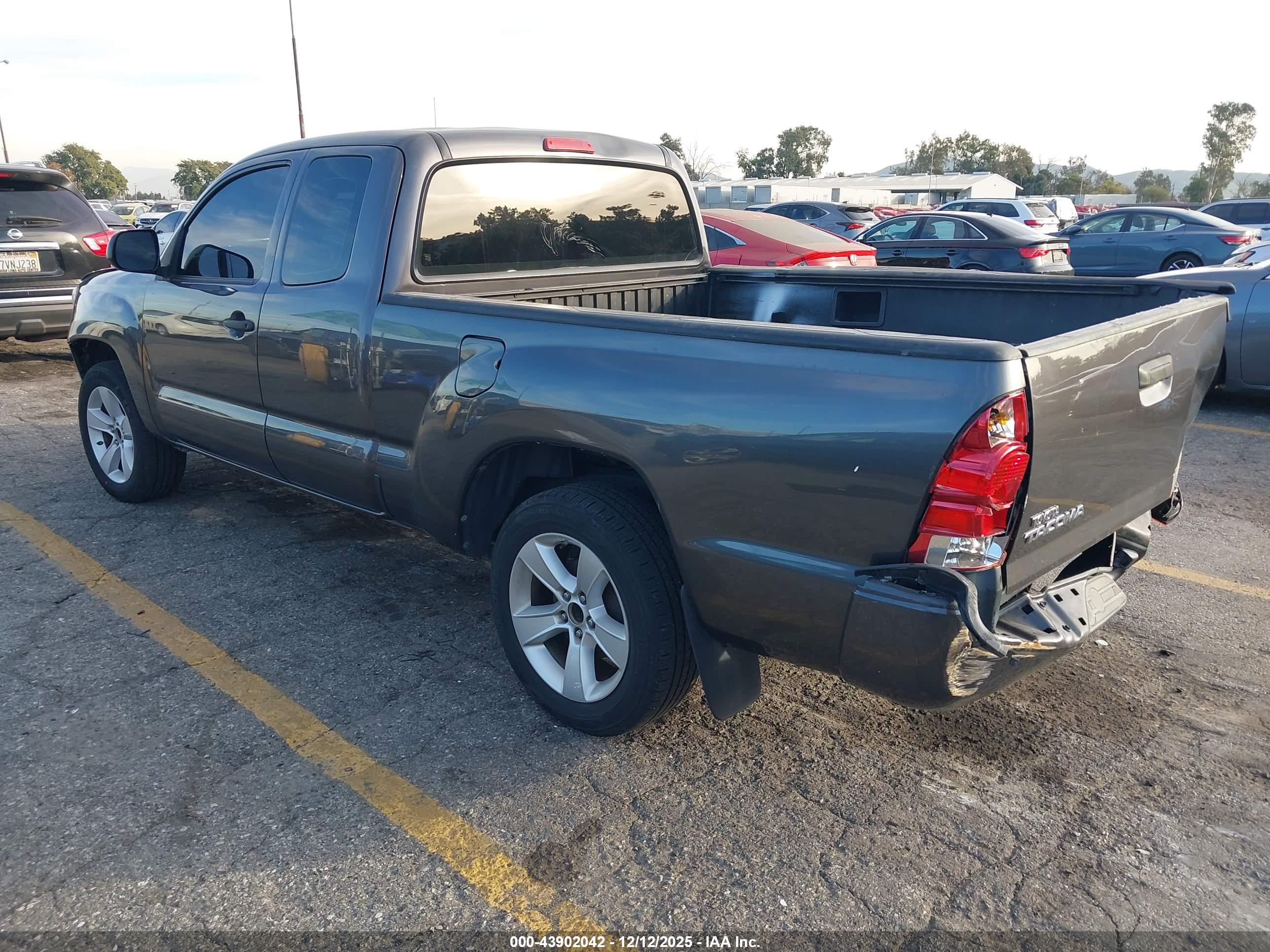 TOYOTA TACOMA image 3