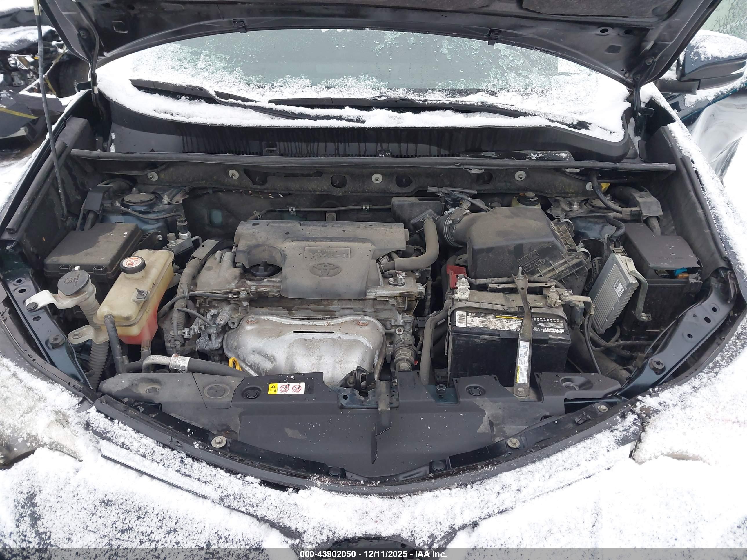 TOYOTA RAV4 image 10