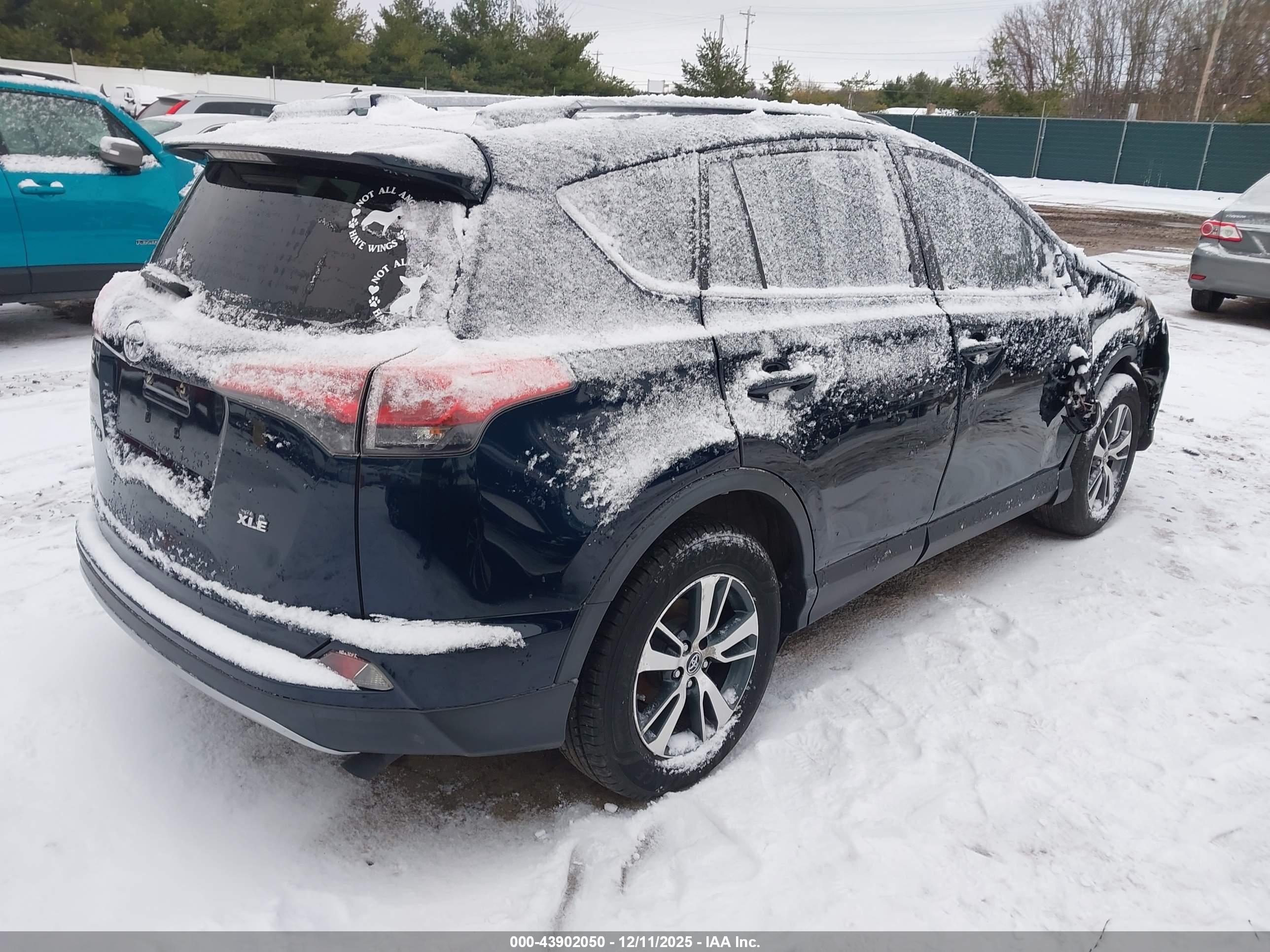 TOYOTA RAV4 image 4