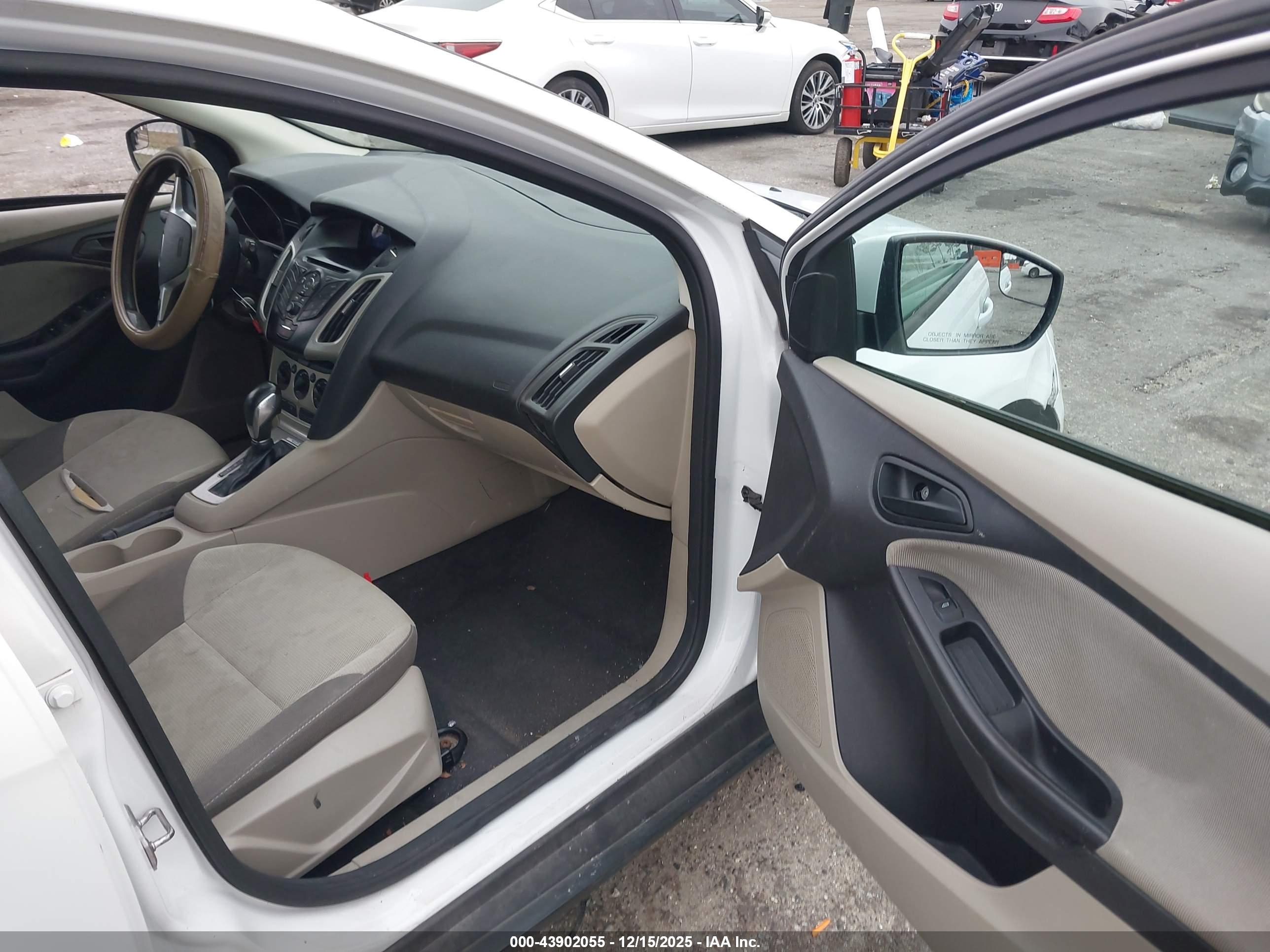 FORD FOCUS image 5