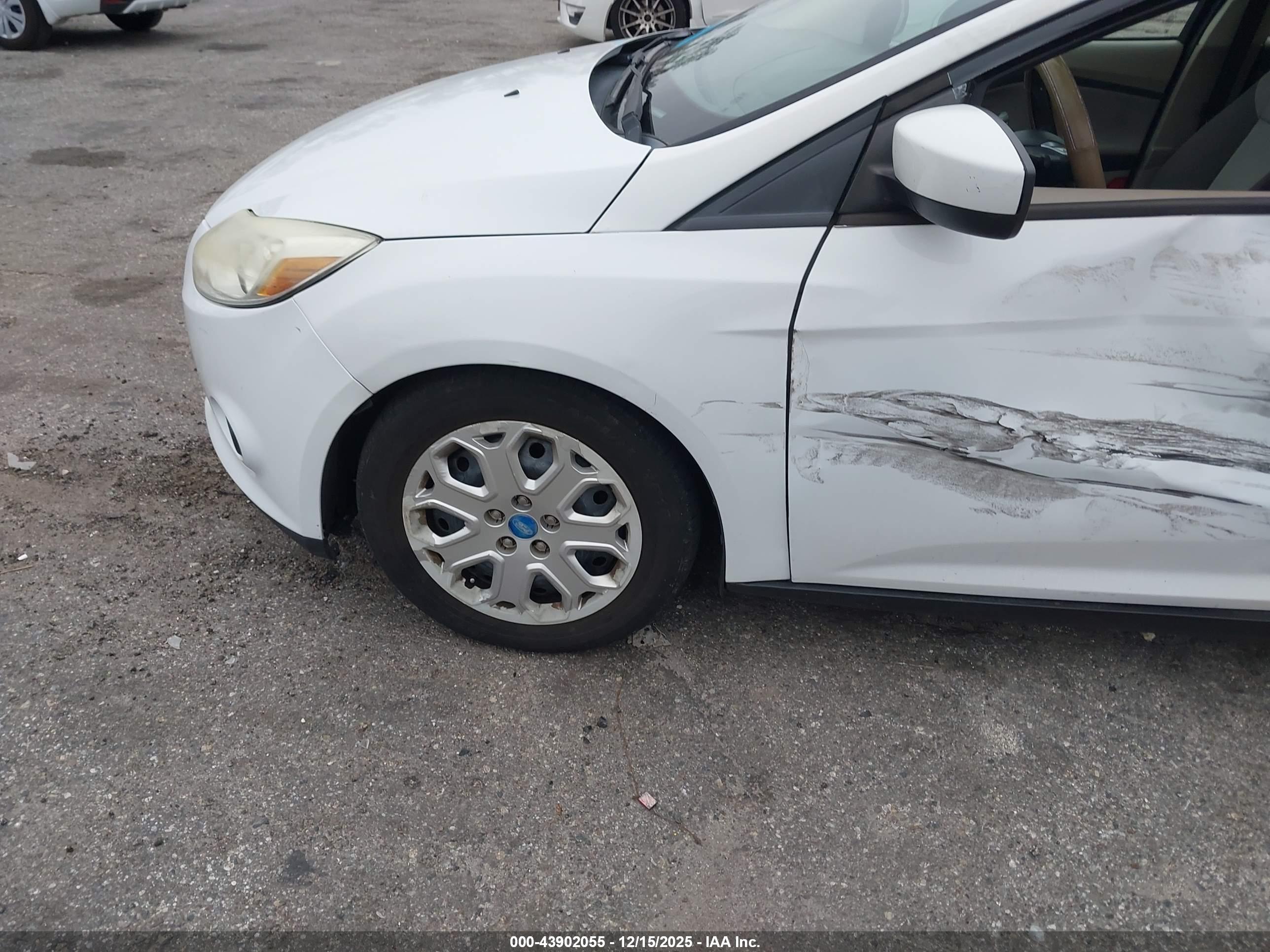 FORD FOCUS image 6