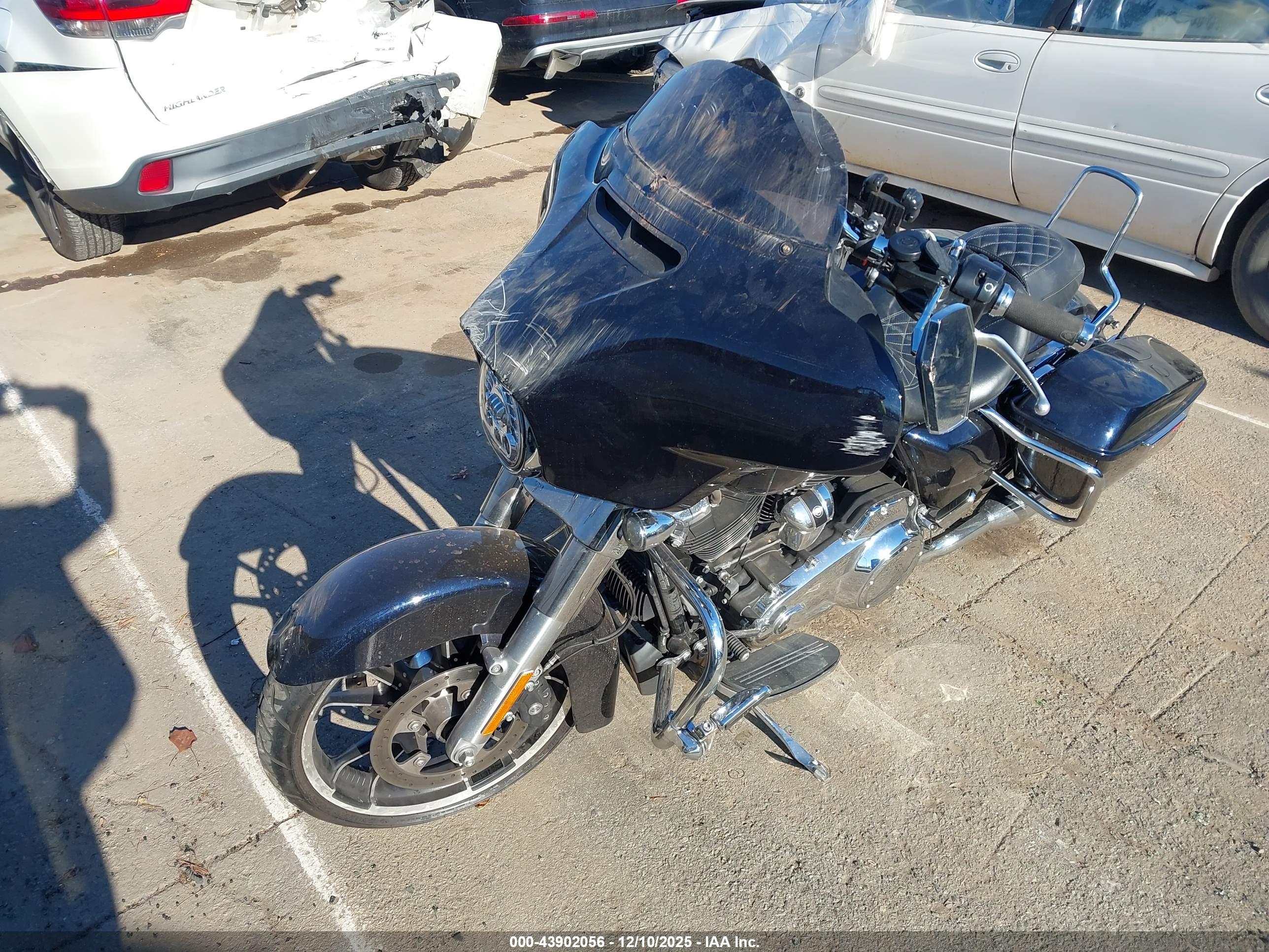 HARLEY-DAVIDSON FLHX image 2